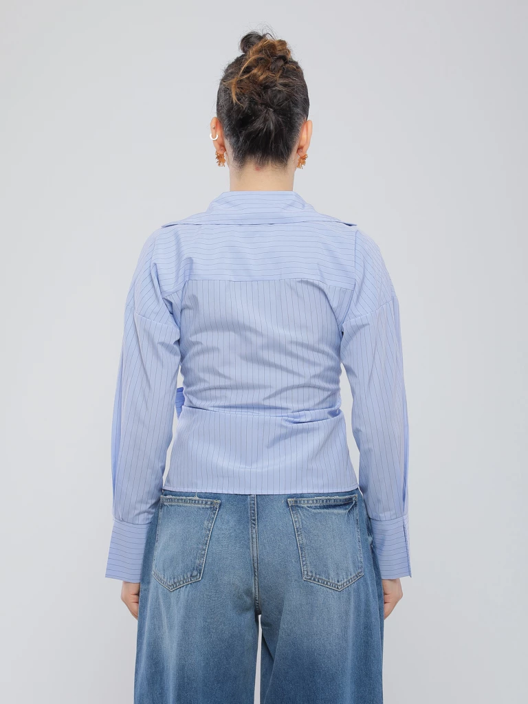 CHEMISE CINTRÉE À NŒUD LATÉRAL
