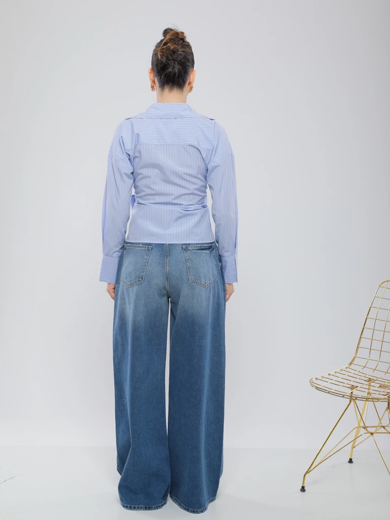 CHEMISE CINTRÉE À NŒUD LATÉRAL