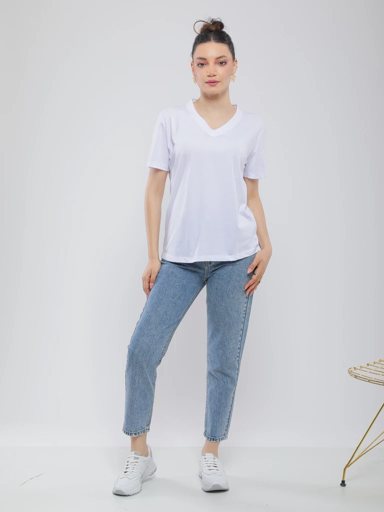 T-SHIRT BASIQUE A COL V
