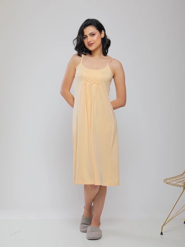 CHEMISE DE NUIT A BRETELLE FINES