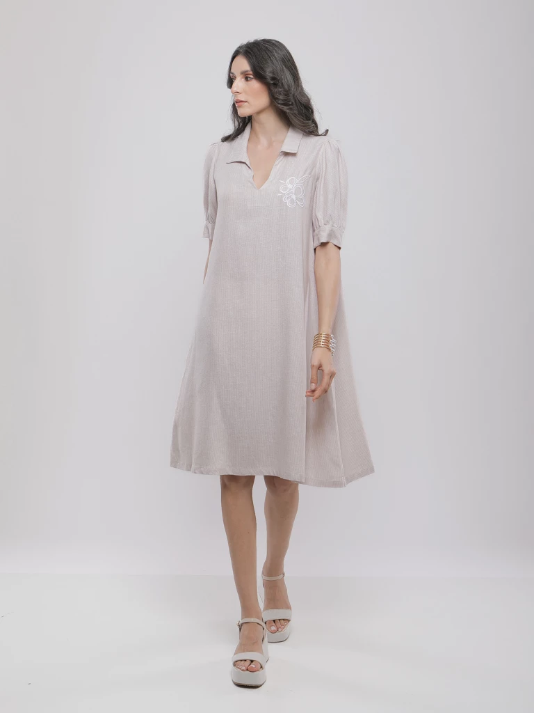 ROBE COURTE EN LIN RAYÉ À MANCHES BOUFFANTES
