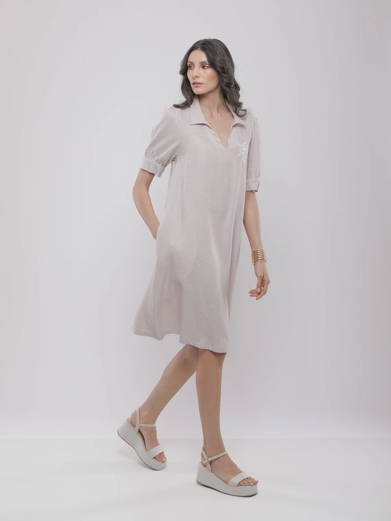 ROBE COURTE EN LIN RAYÉ À MANCHES BOUFFANTES