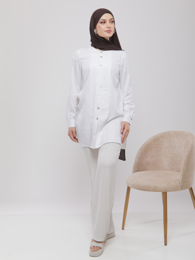 CHEMISE LONGUE EN LIN À PLIS