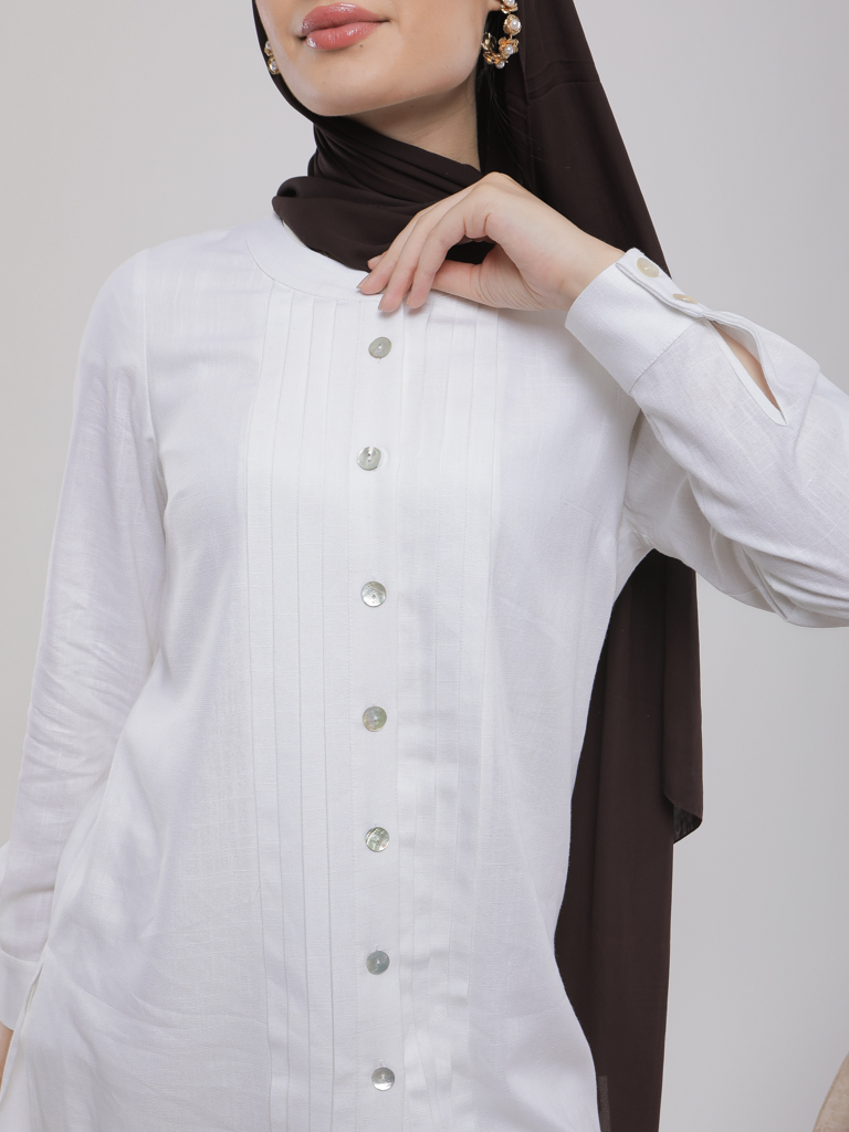 CHEMISE LONGUE EN LIN À PLIS