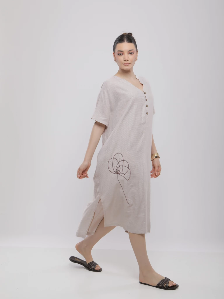 ROBE JEBBA MI-LONGUE À COL V BOUTONNÉ