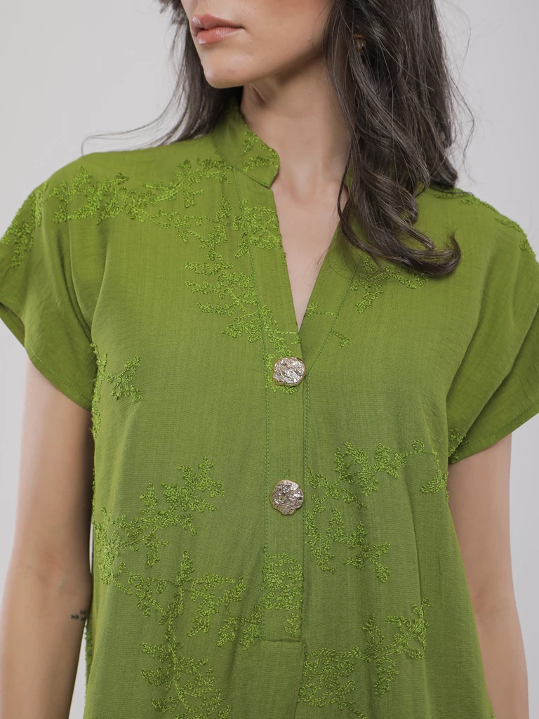 ROBE MIDI BRODÉE AVEC CEINTURE