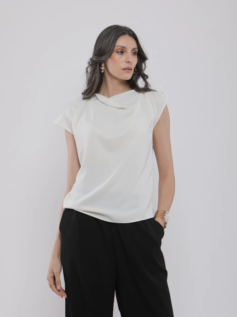 BLOUSE CHIC FLUIDE À ÉPAULE DÉCORÉE