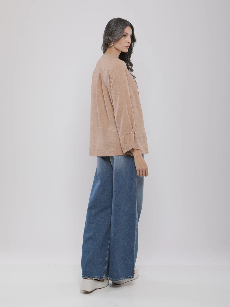 CHEMISE DROITE À BOUTONS DORÉS