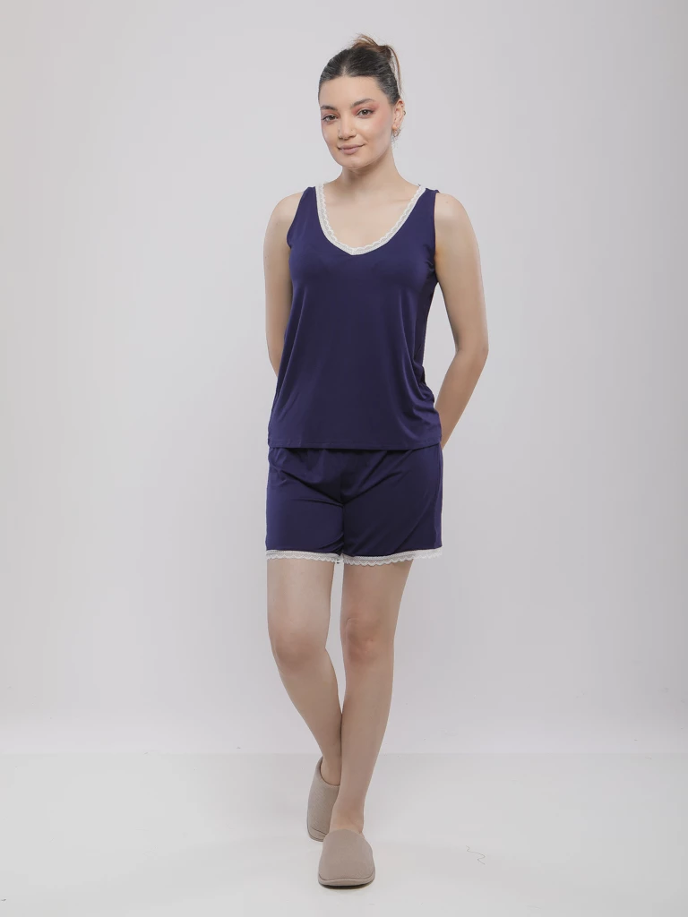 PYJASHORT COL V AVEC FINITIONS EN DENTELLE