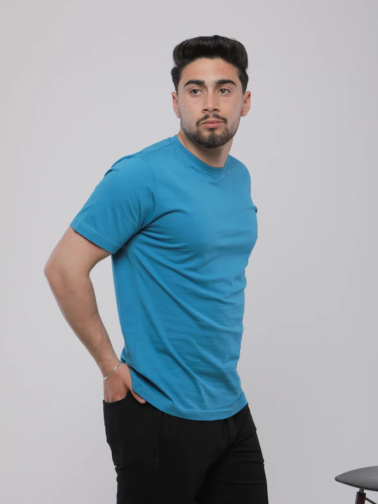 T-SHIRT BASIQUE EN COTON À COL ROND