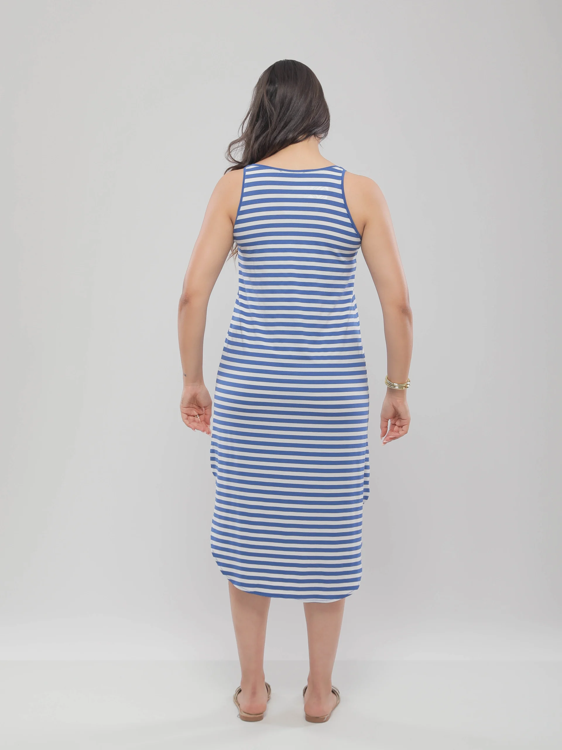 ROBE LONGUE À RAYURES AVEC BRETELLES LARGES