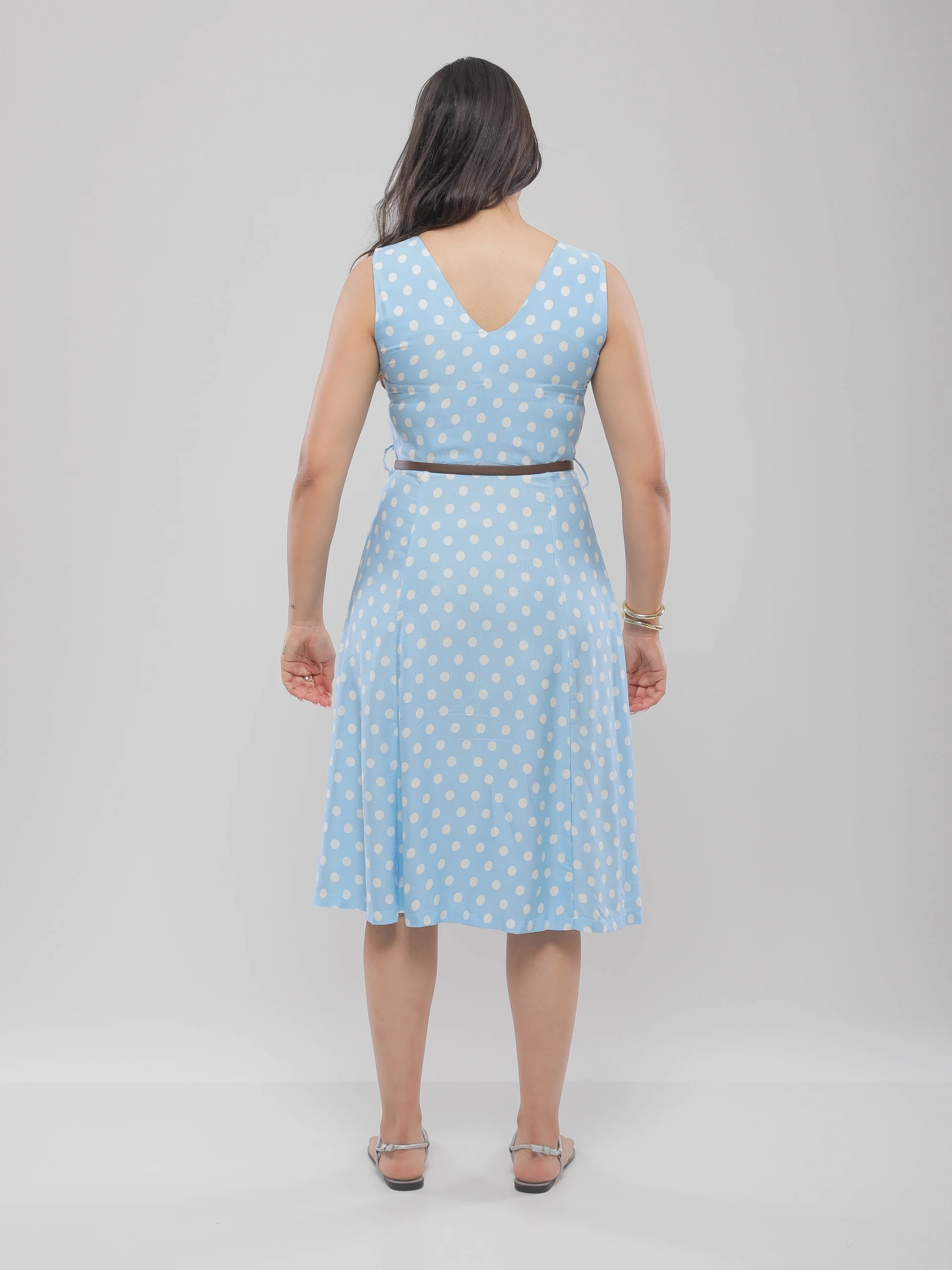 ROBE MI-LONGUE À POIS ÉLÉGANTE ET FÉMININE