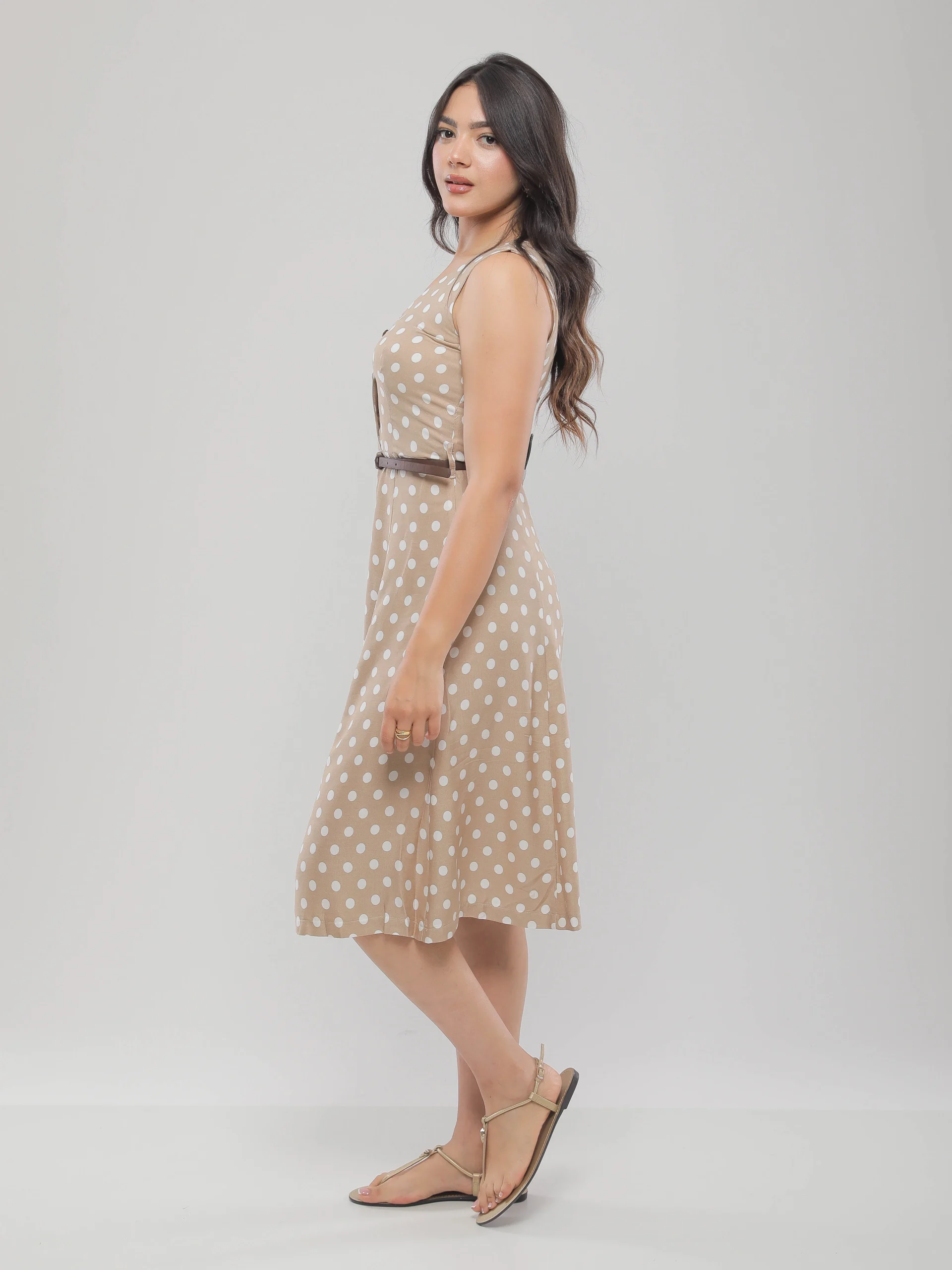 ROBE MI-LONGUE À POIS ÉLÉGANTE ET FÉMININE