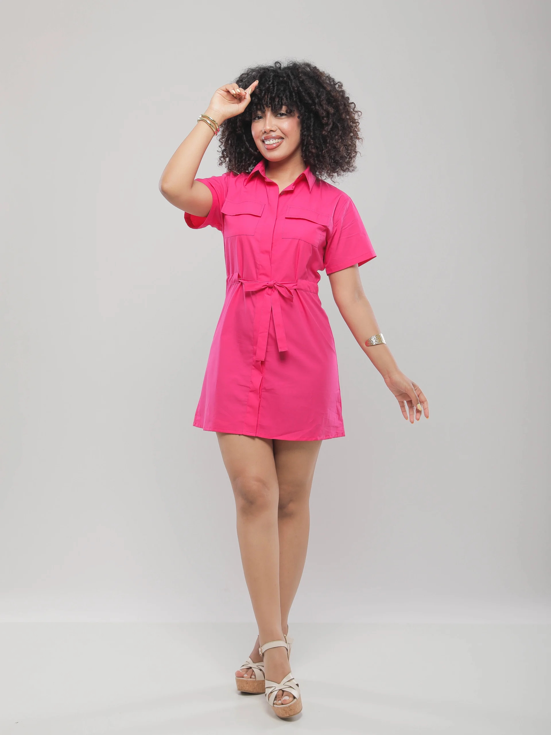 ROBE CHEMISE COURTE CEINTURÉE