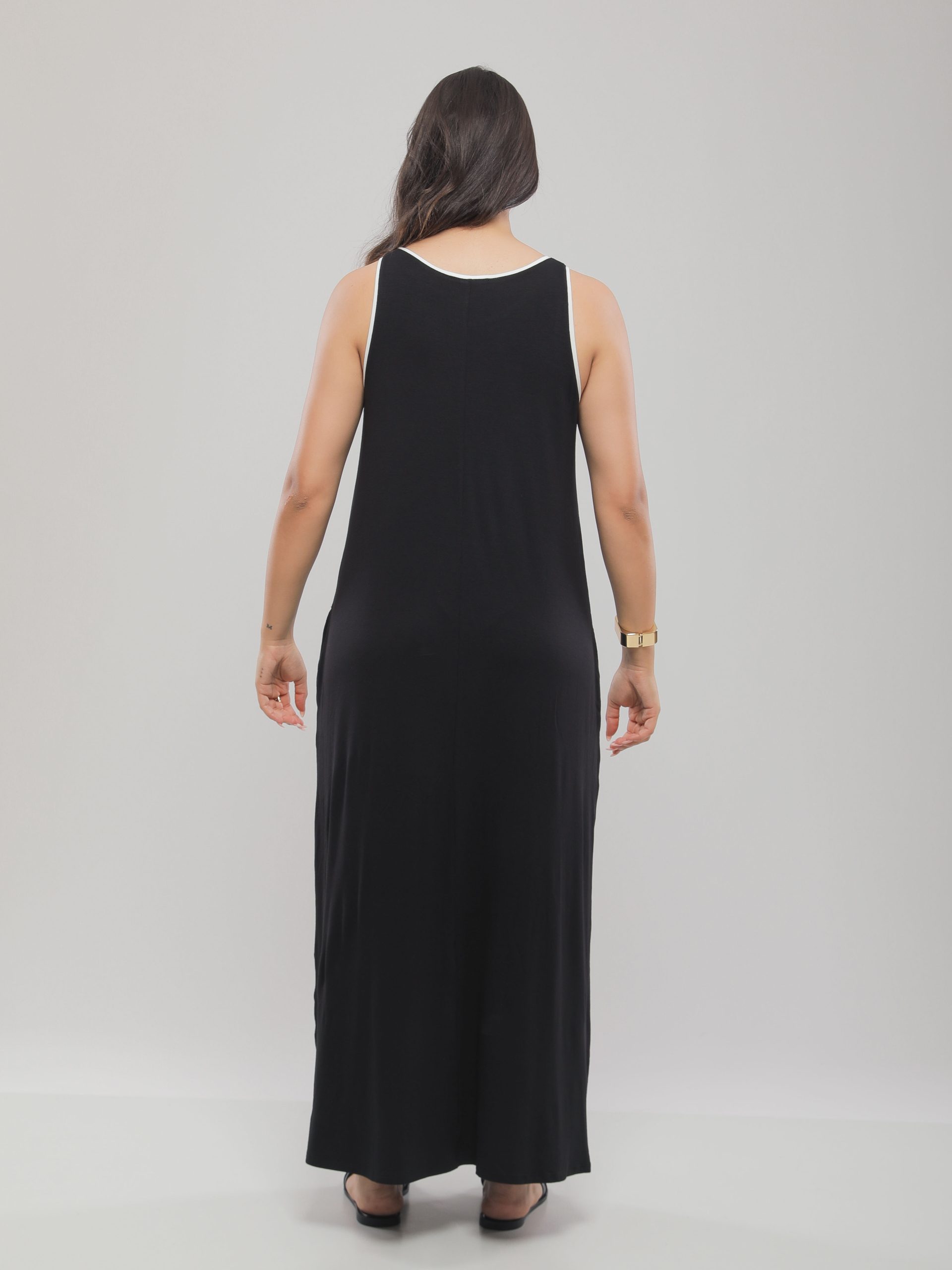 ROBE AMPLE SANS MANCHES À DÉTAIL CONTRASTANT