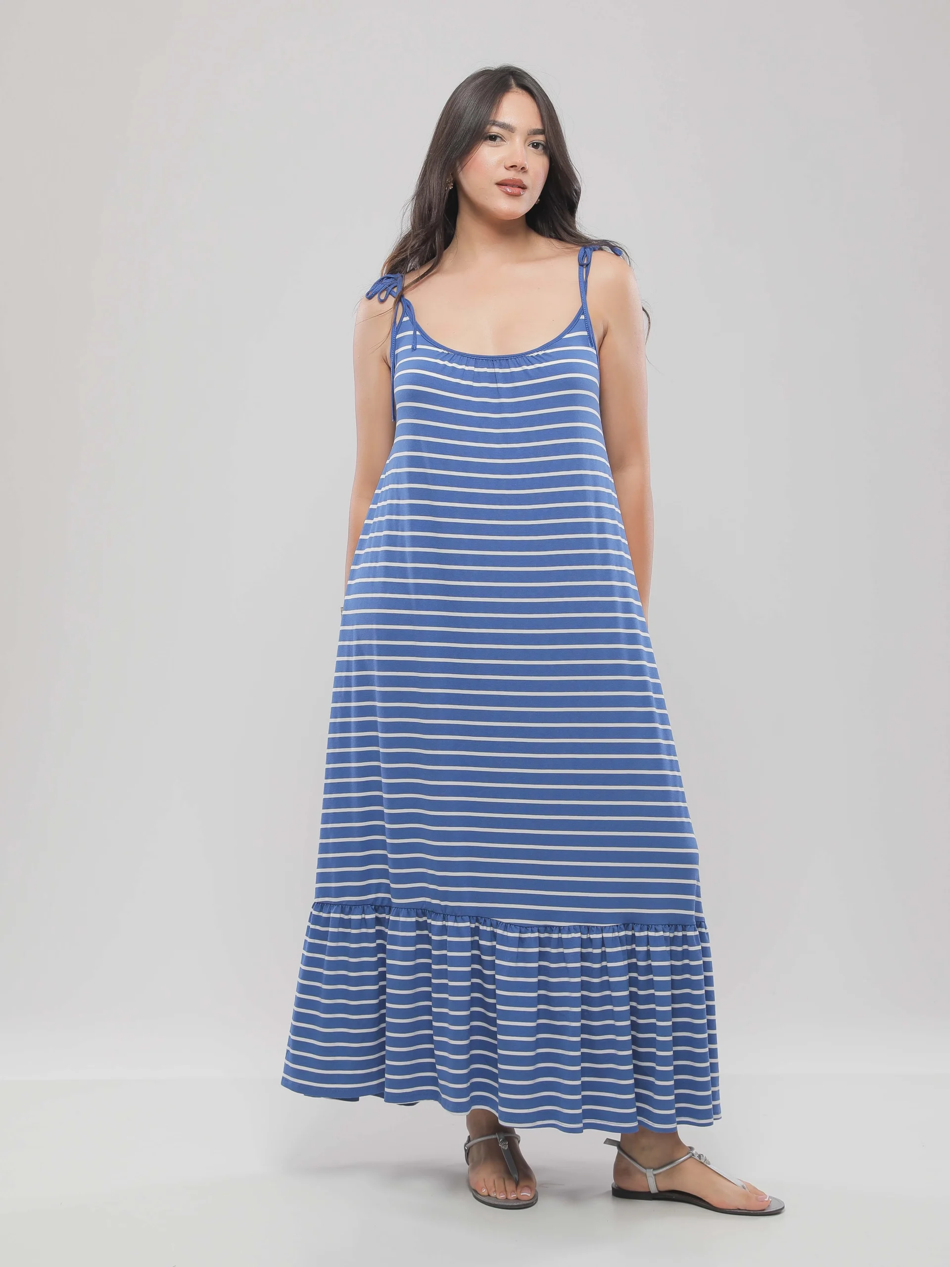 ROBE LONGUE A BRETELLES NOUÉES