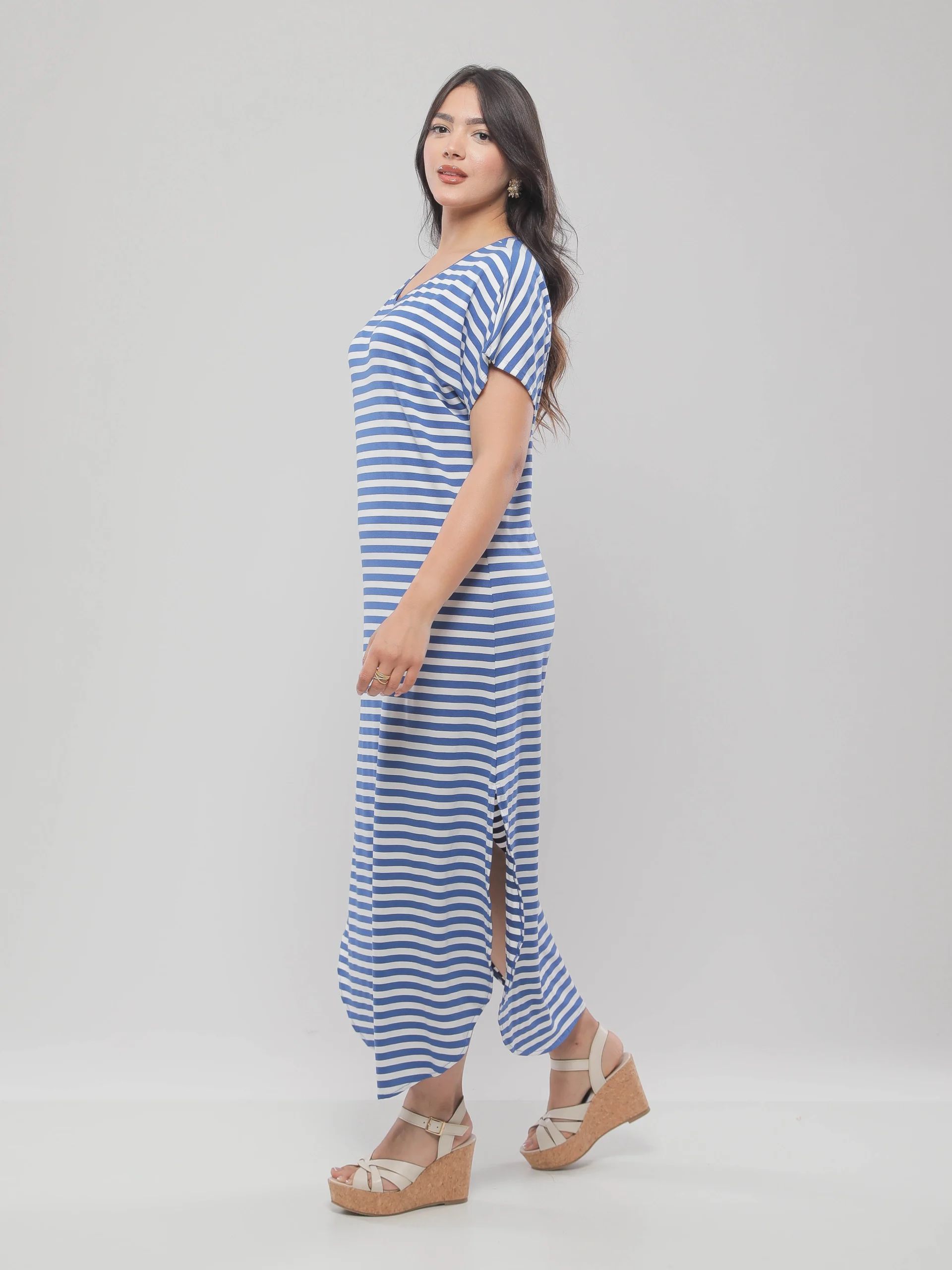 ROBE LONGUE A MANCHES COURTES