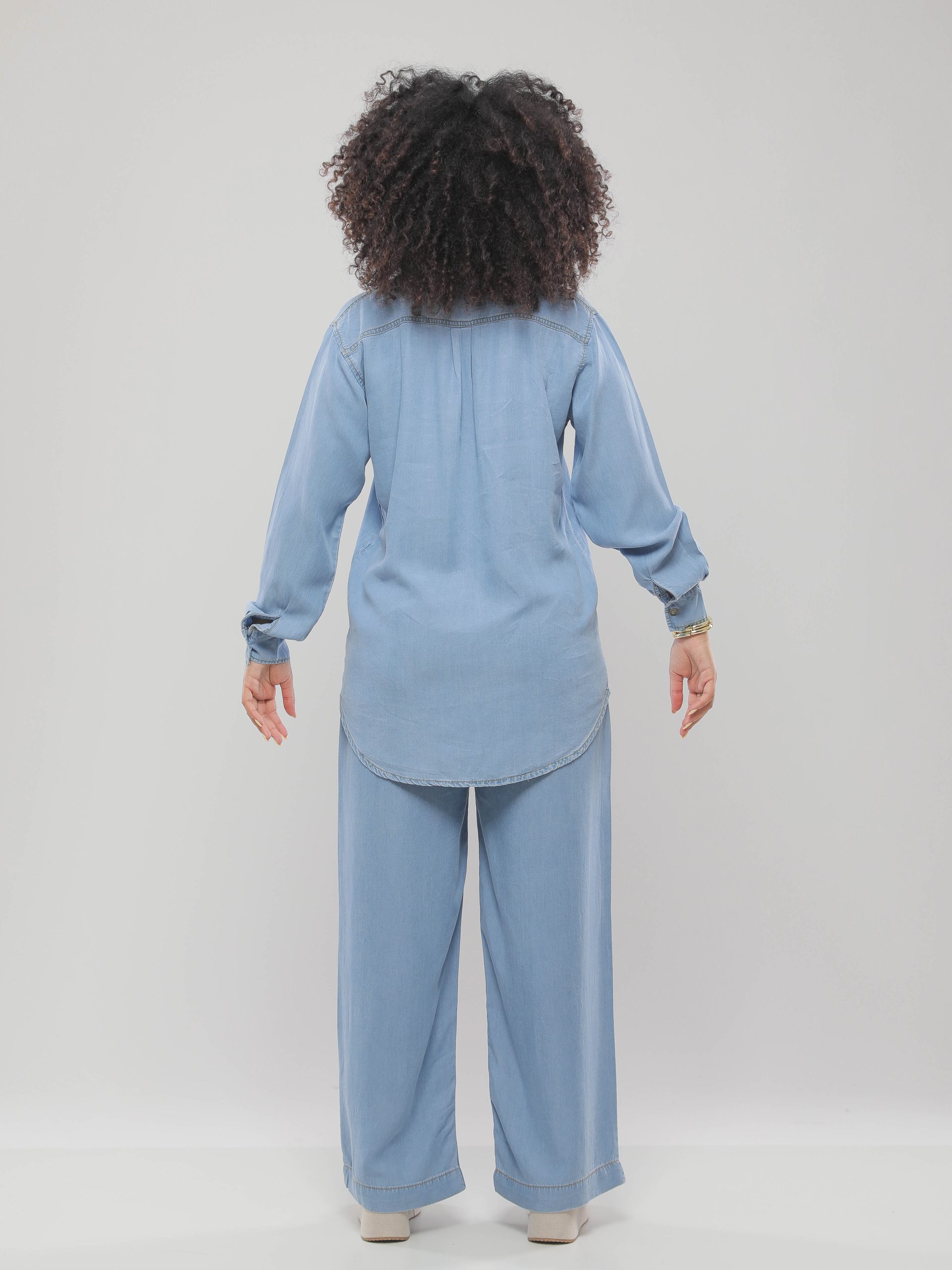 CHEMISE FLUIDE À COL ROND ET MANCHES LONGUE
