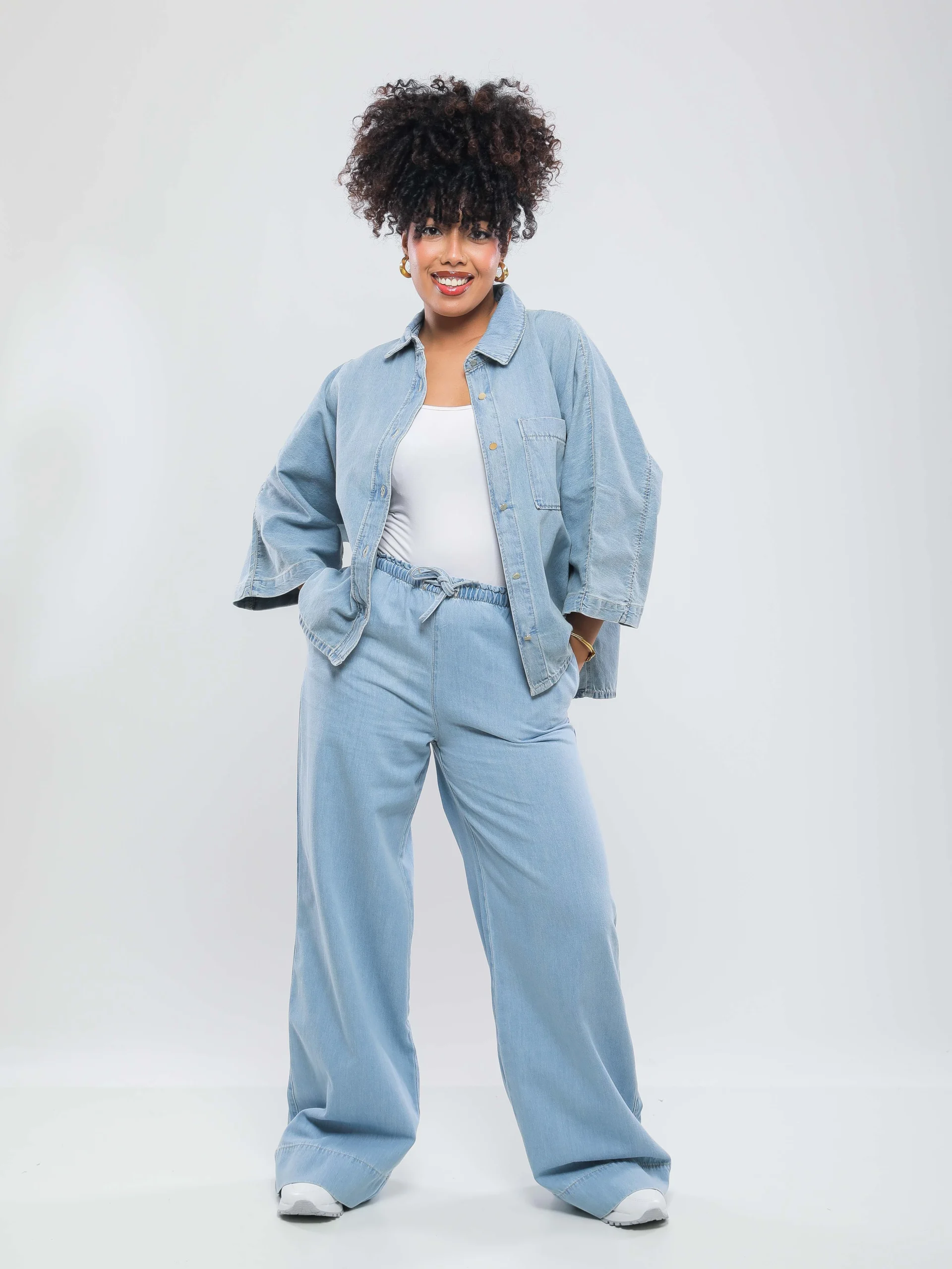 PANTALON LARGE À TAILLE ÉLASTIQUÉE AVEC CORDON DE SERRAGE