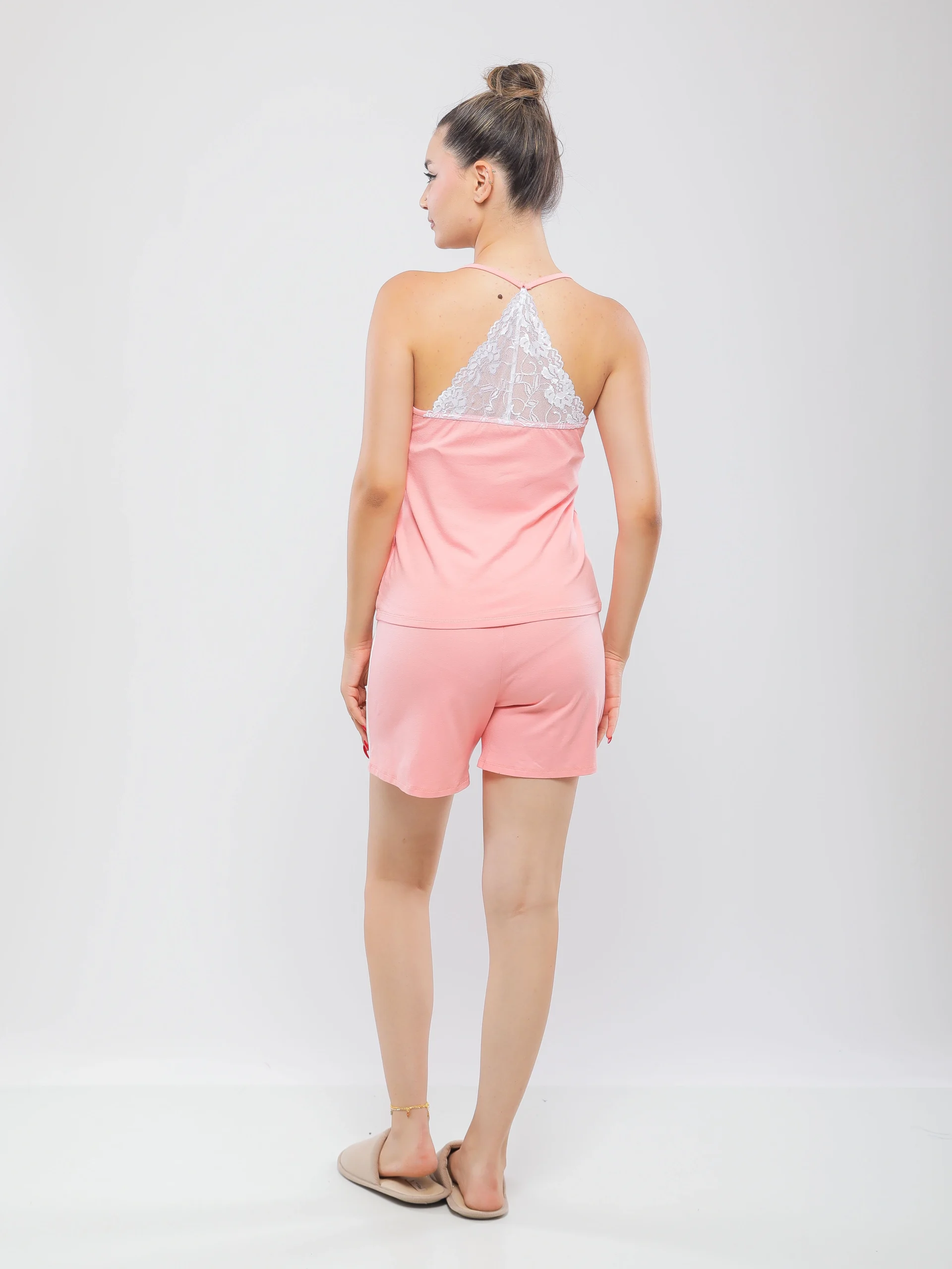 PYJAMA SHORT À DENTELLE ET BRETELLES FINES