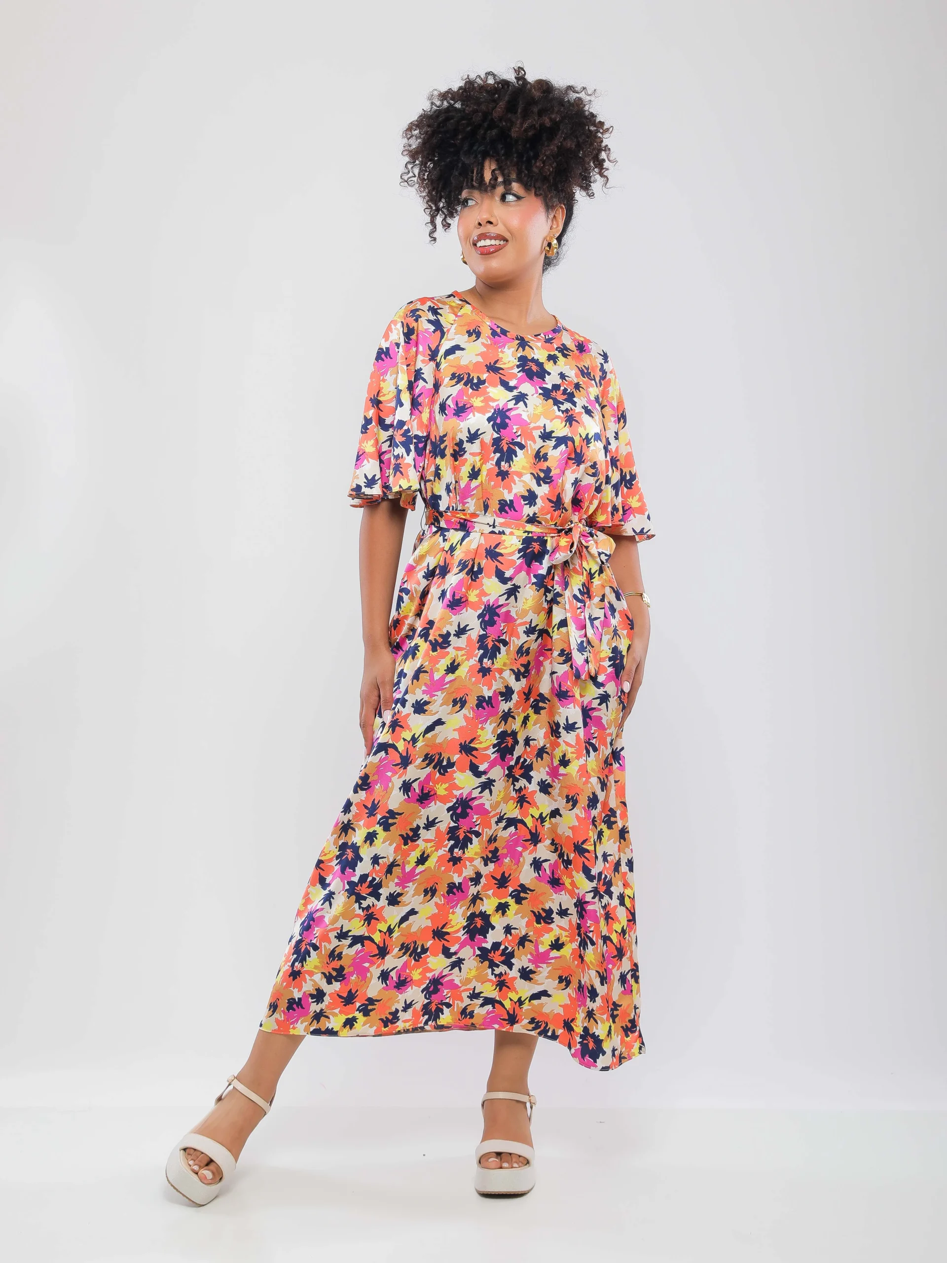 ROBE FLORALE STYLE KIMONO À CEINTURE