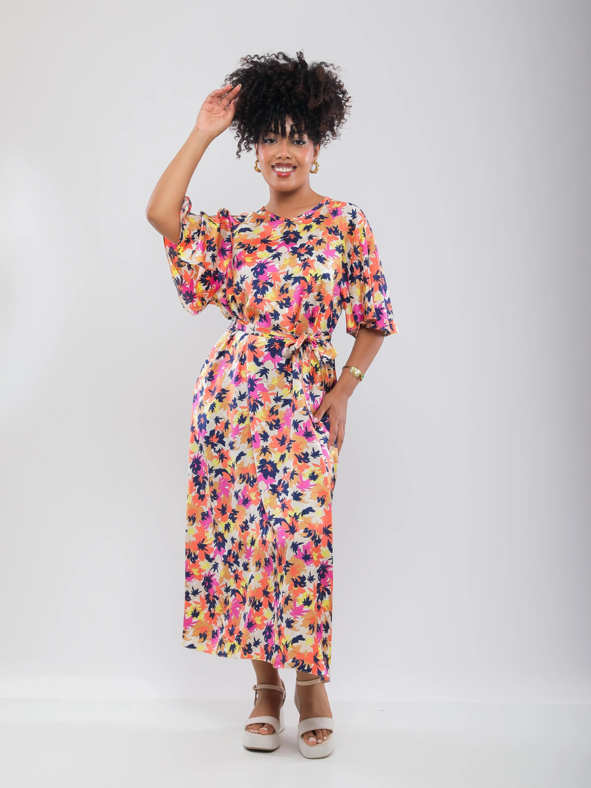 ROBE FLORALE STYLE KIMONO À CEINTURE