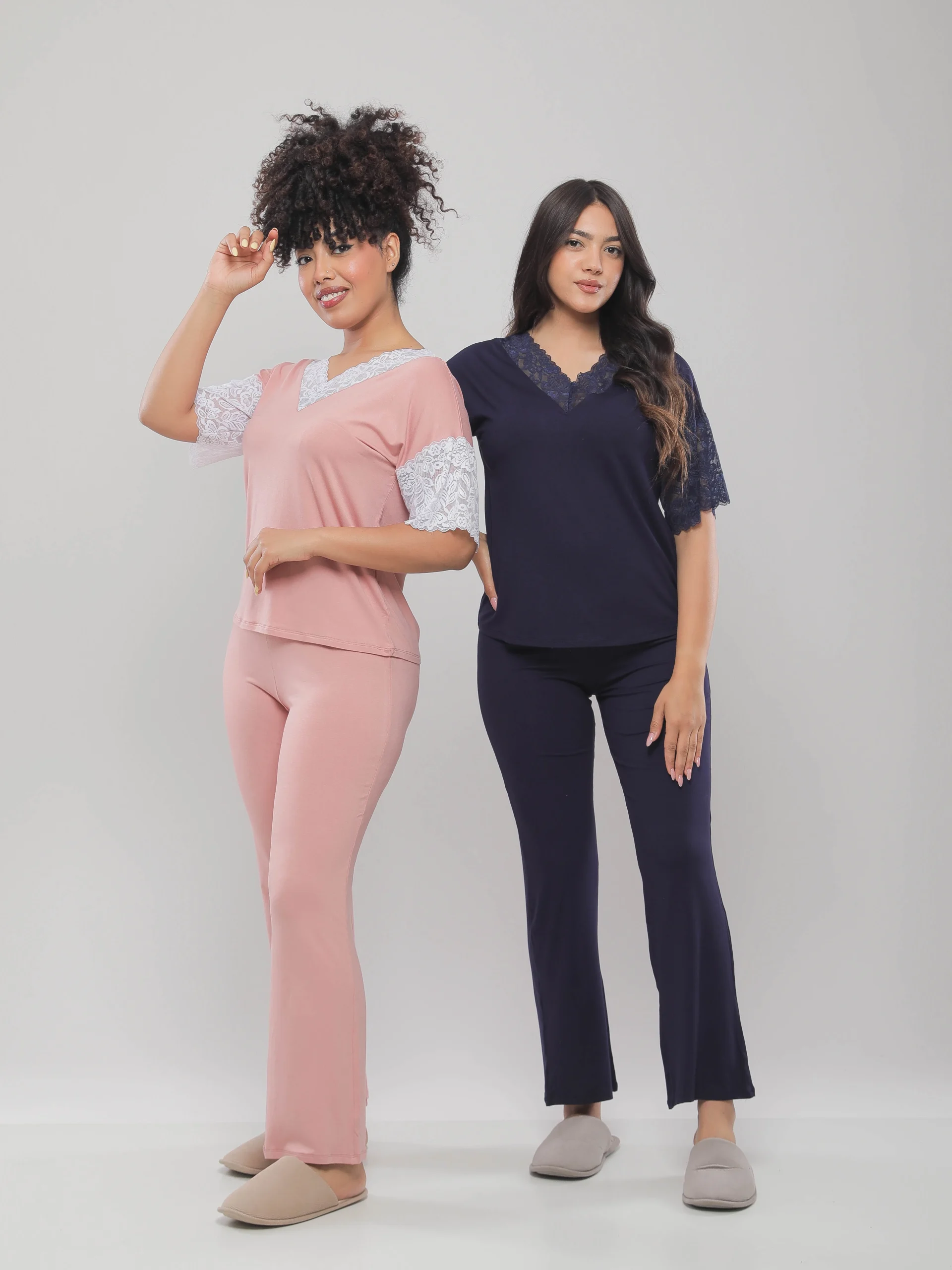 PYJAMA FLUIDE AVEC DENTELLE ET MANCHES 3/4