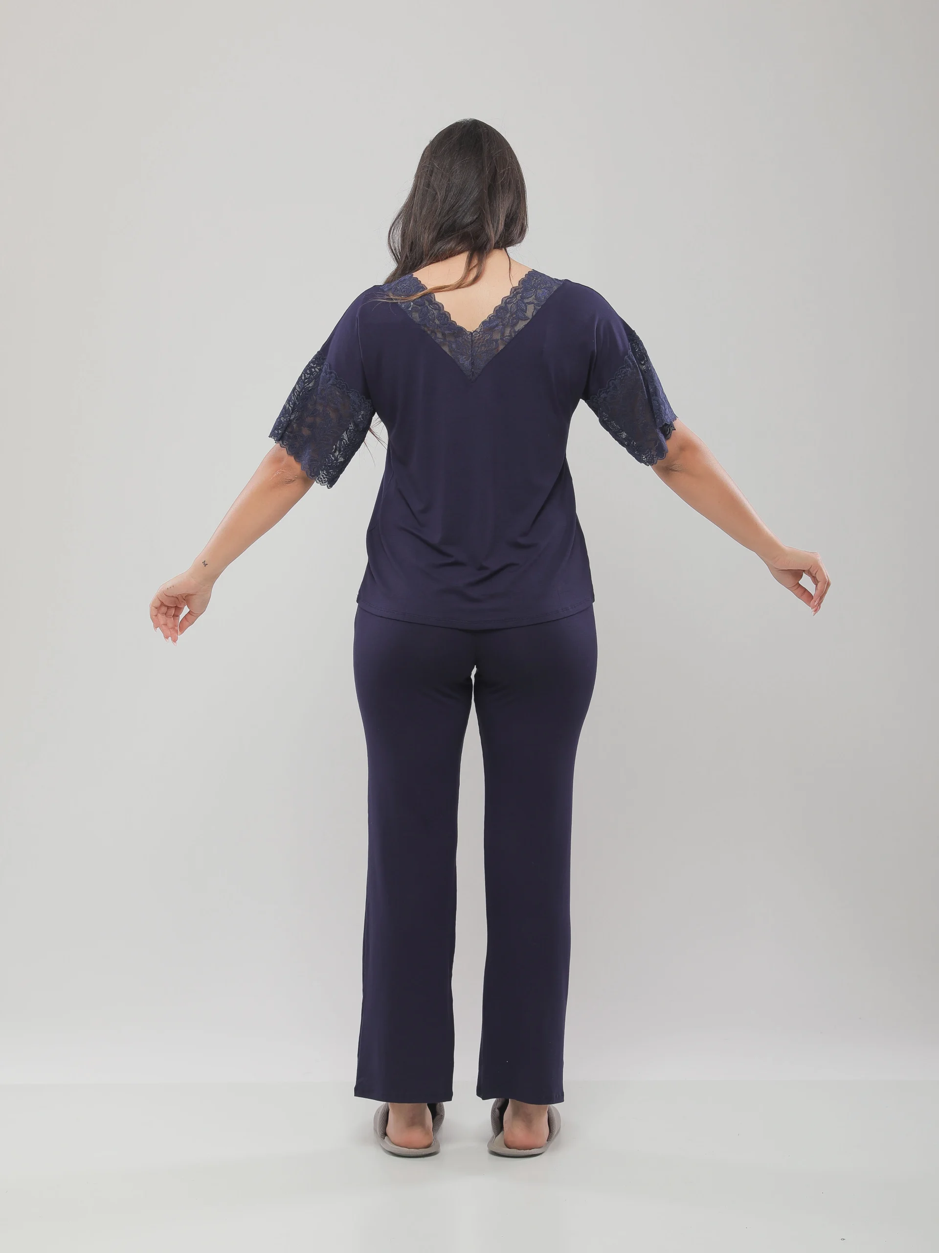 PYJAMA FLUIDE AVEC DENTELLE ET MANCHES 3/4