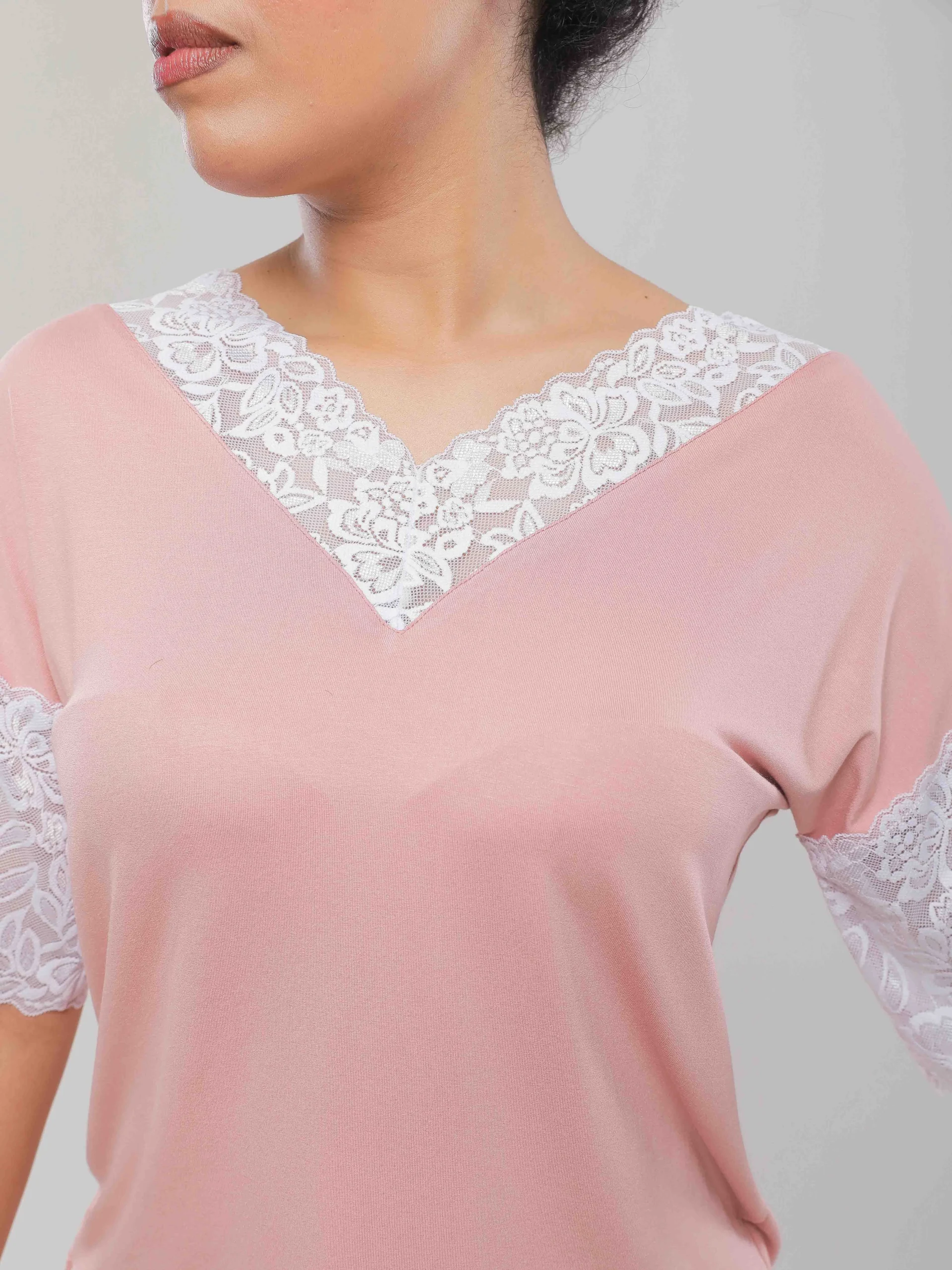 PYJAMA FLUIDE AVEC DENTELLE ET MANCHES 3/4