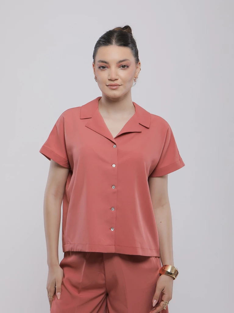 ENSEMBLE CHEMISE COURTE ET SHORT À REVERS