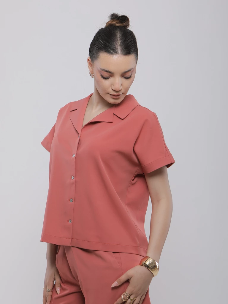 ENSEMBLE CHEMISE COURTE ET SHORT À REVERS