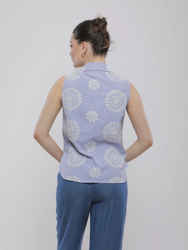 CHEMISE SANS MANCHES À COL CLASSIQUE ET BOUTONS DEVANT