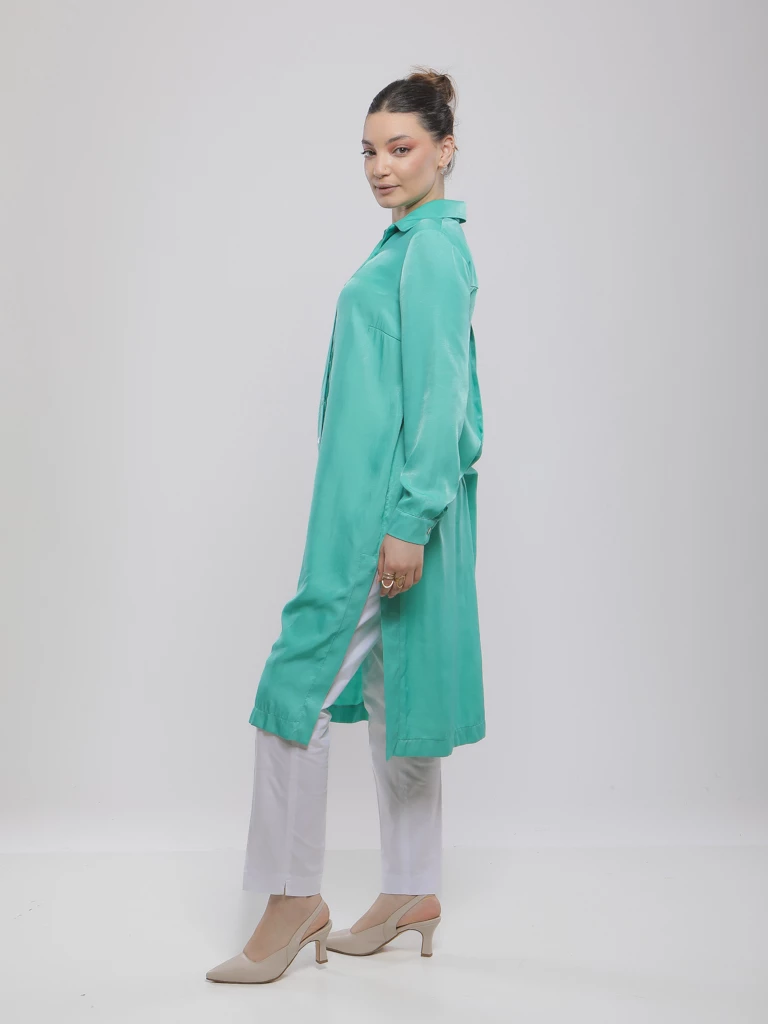 CHEMISE CLASSIQUE ÉLÉGANTE À COUPE DROITE