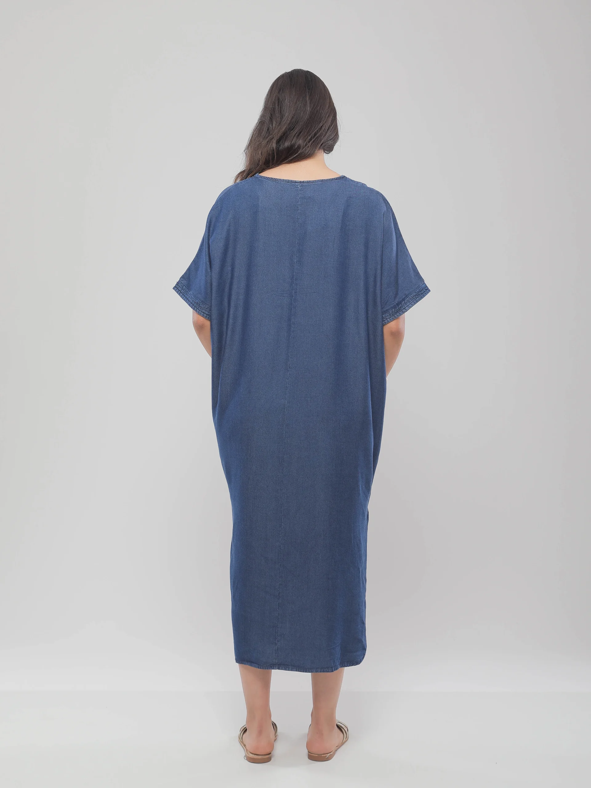 ROBE JEBBA LONGUE FLUIDE À COL V ET MOTIFS ÉLÉGANTS