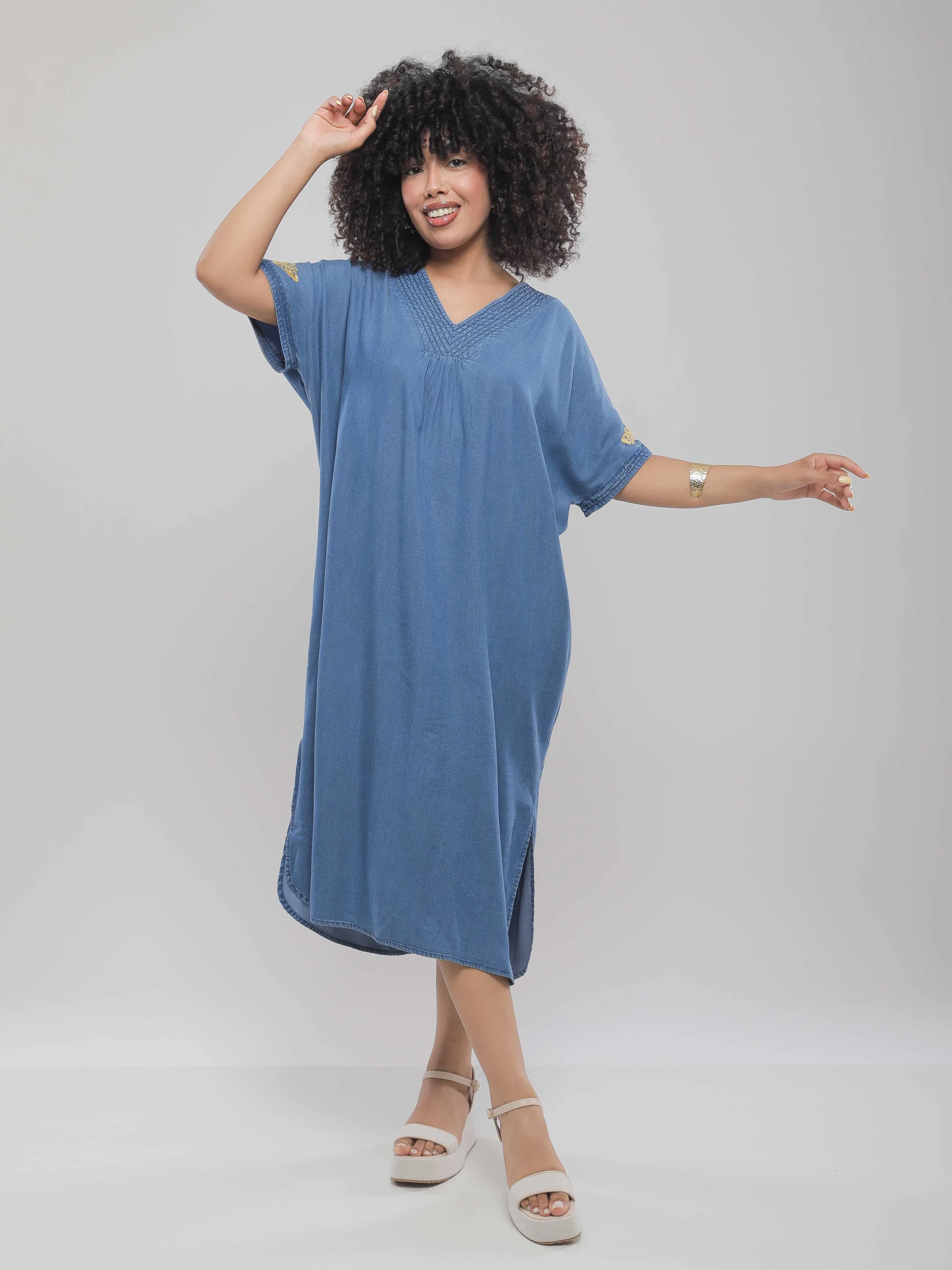 ROBE JEBBA LONGUE FLUIDE À COL V ET MOTIFS ÉLÉGANTS