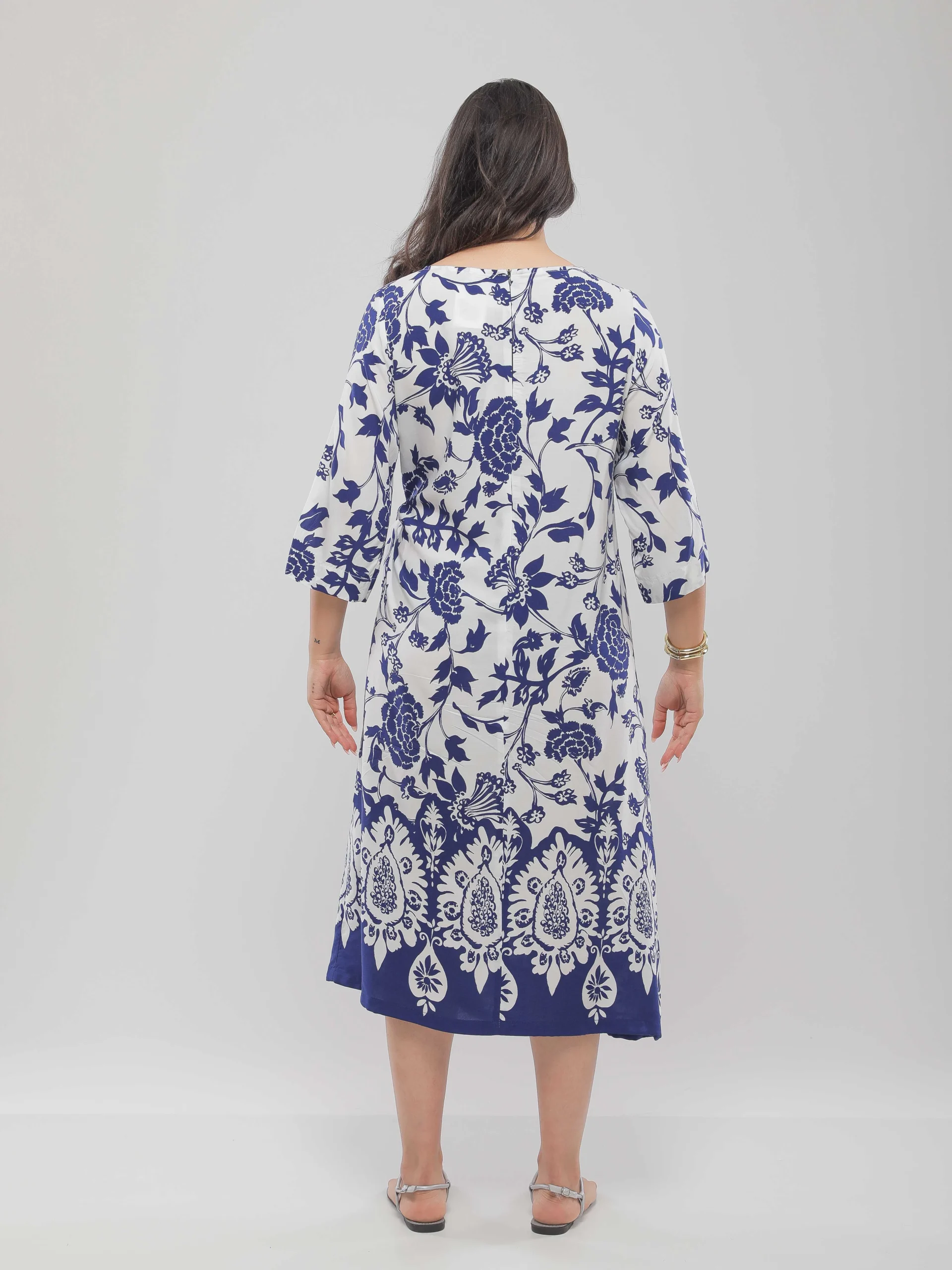 ROBE COURTE À DÉTAIL NŒUD