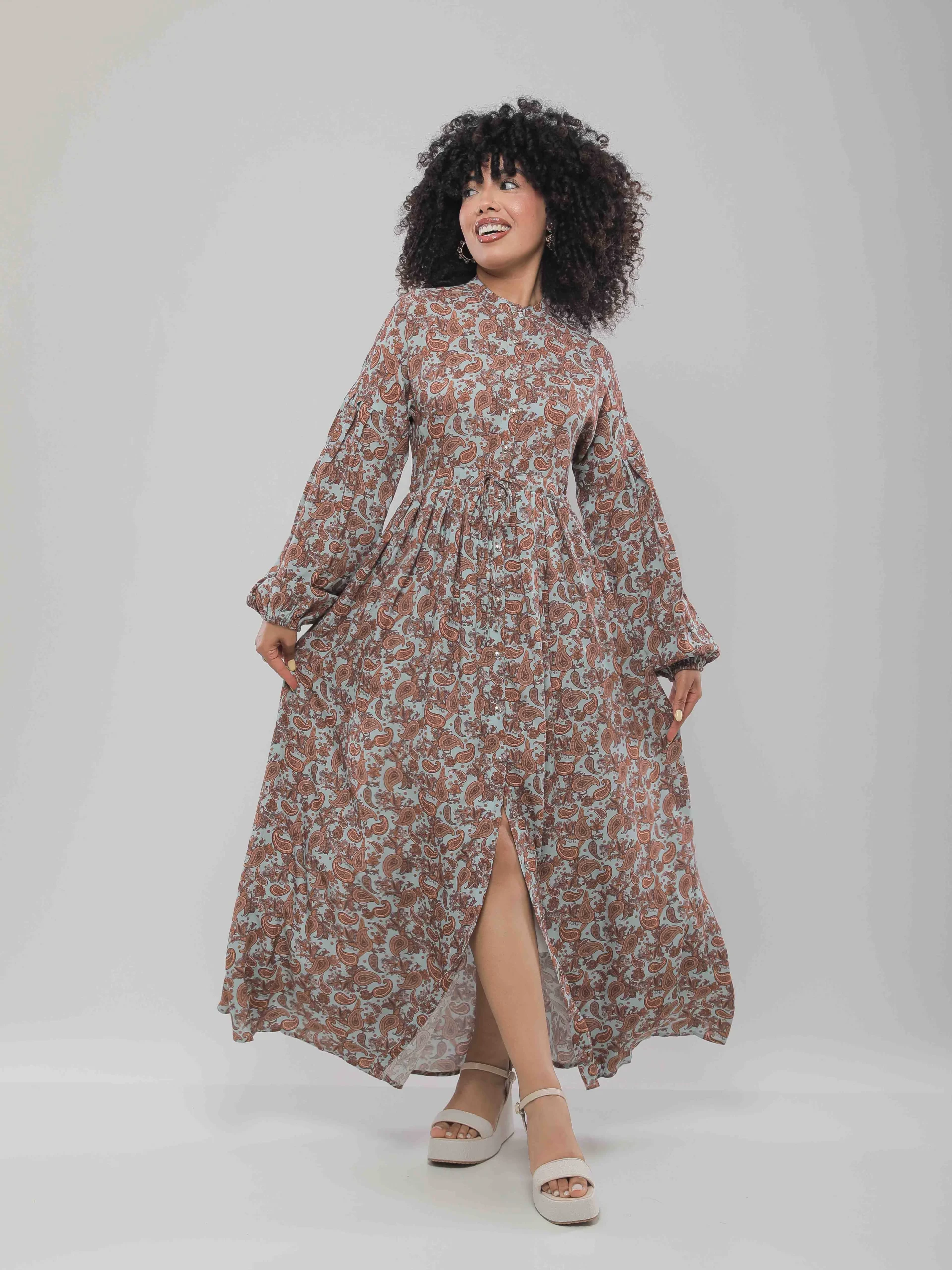 ROBE LONGUE IMPRIMÉE À TAILLE MARQUÉE