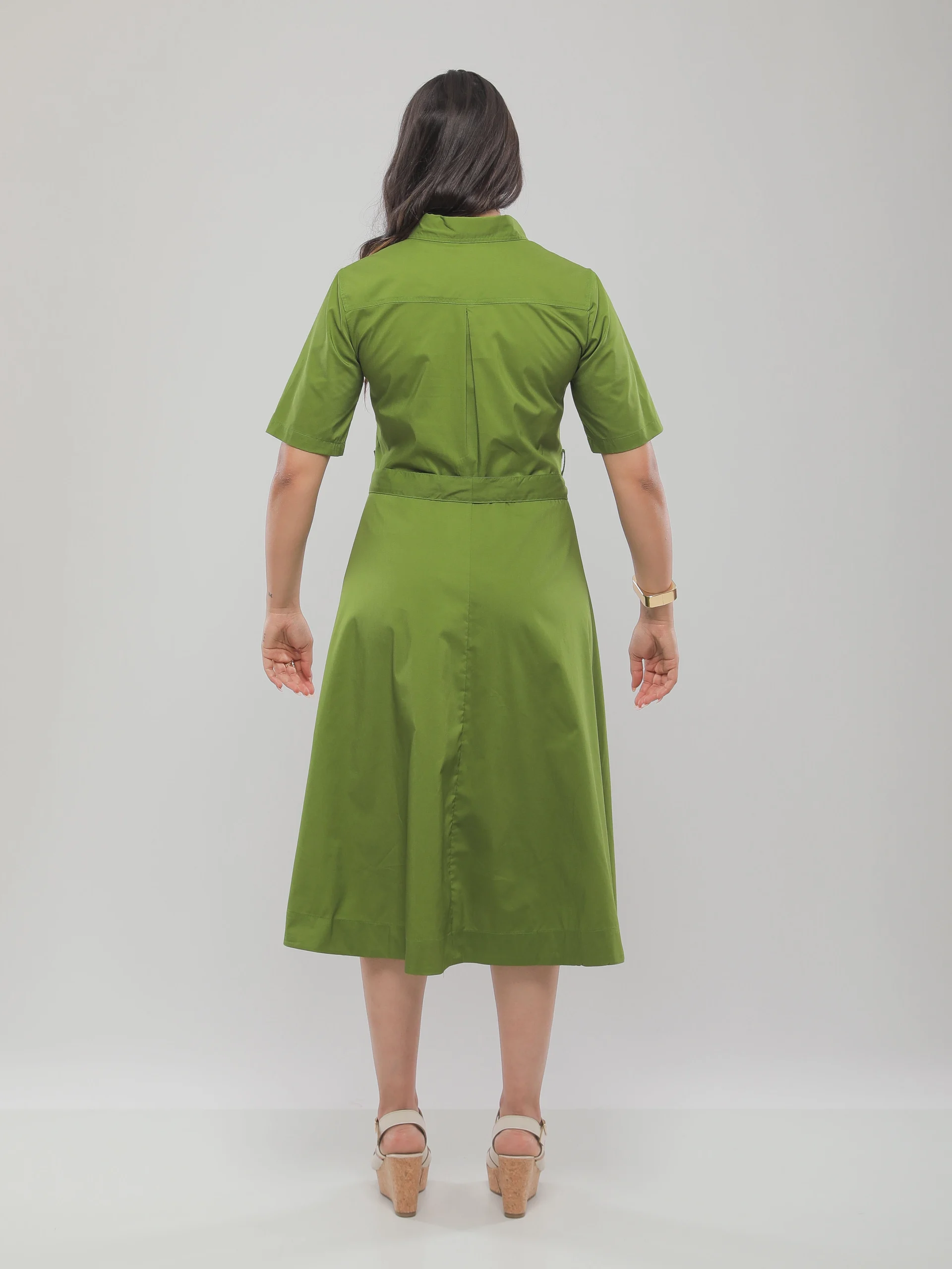 ROBE CHEMISE MI-LONGUE CINTRÉE À LA TAILLE