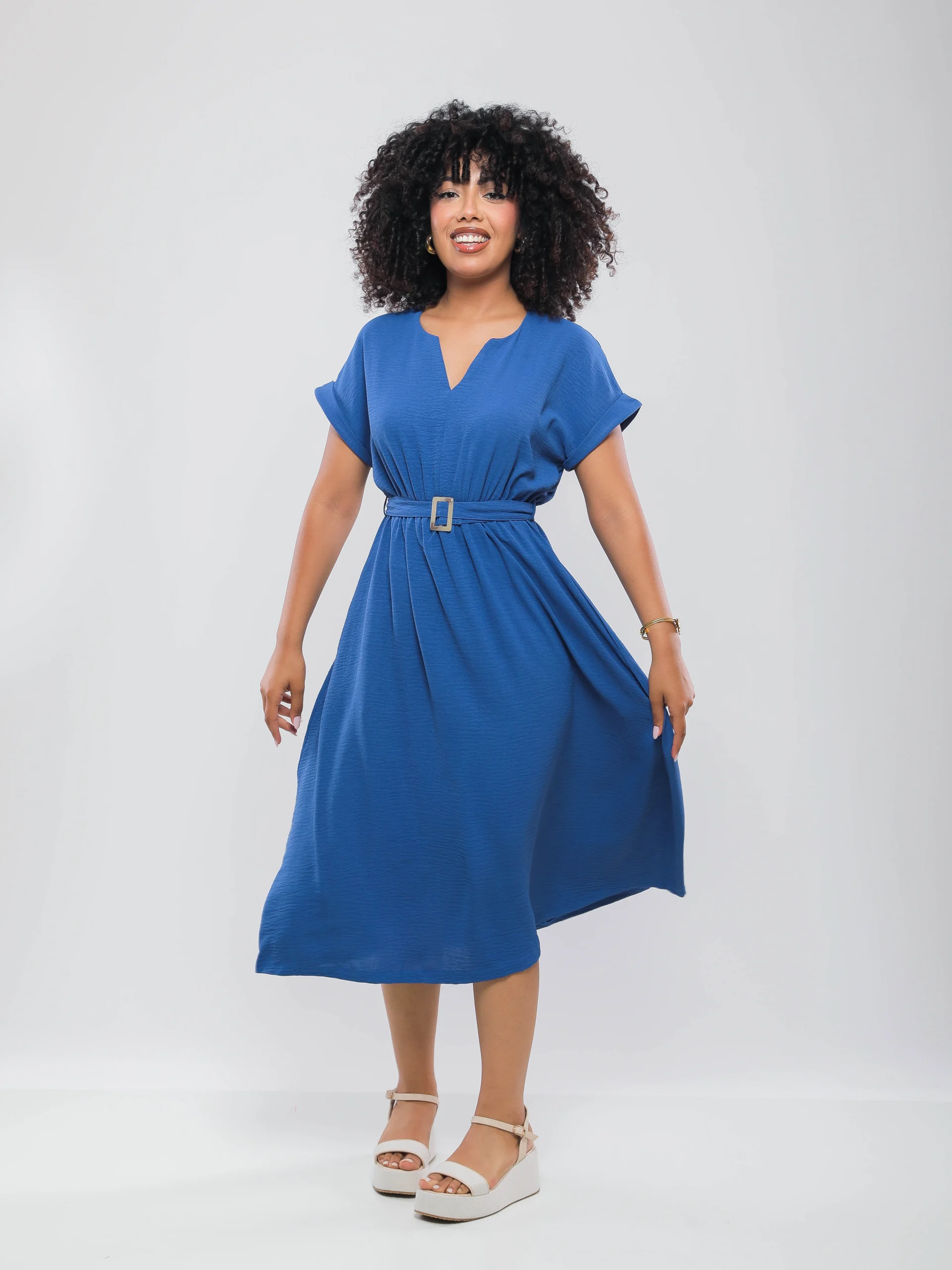 ROBE MI-LONGUE CINTRÉE À LA TAILLE