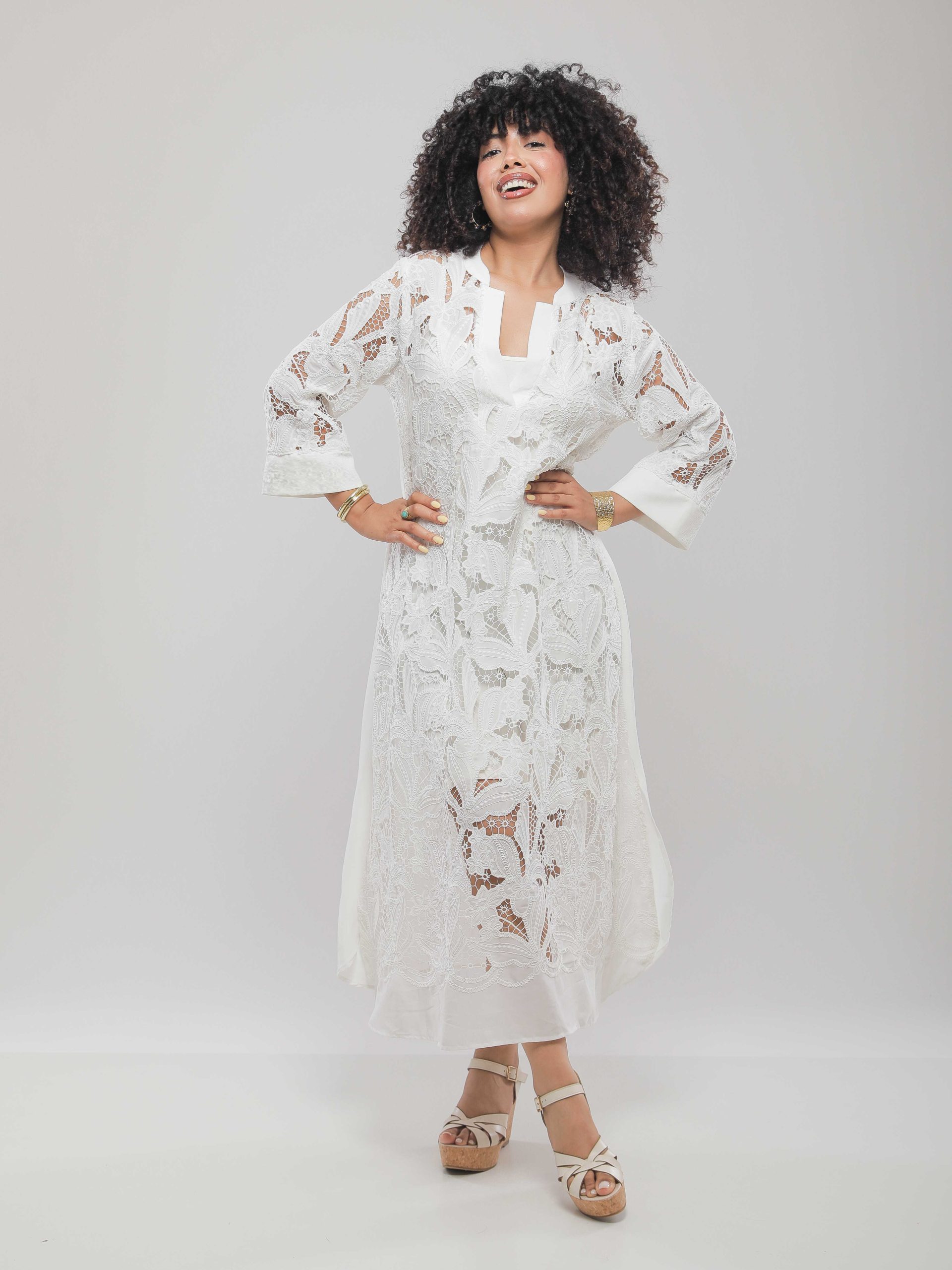 ROBE LONGUE BRODÉE À MOTIFS FLORAUX