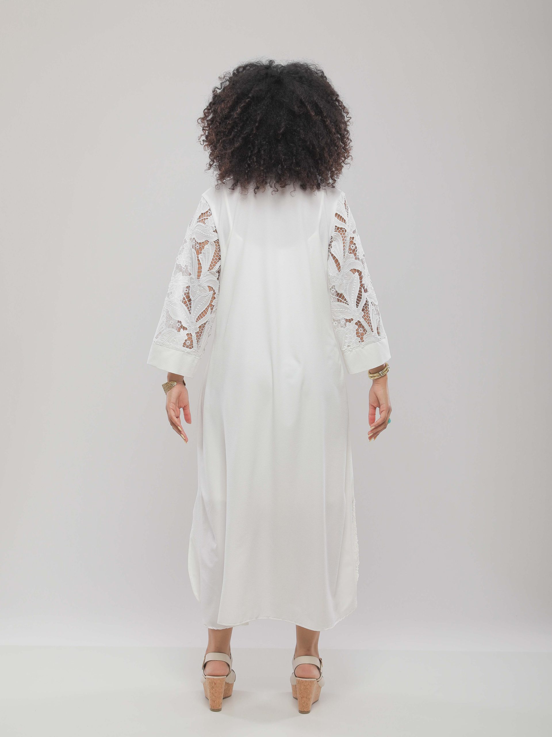 ROBE LONGUE BRODÉE À MOTIFS FLORAUX