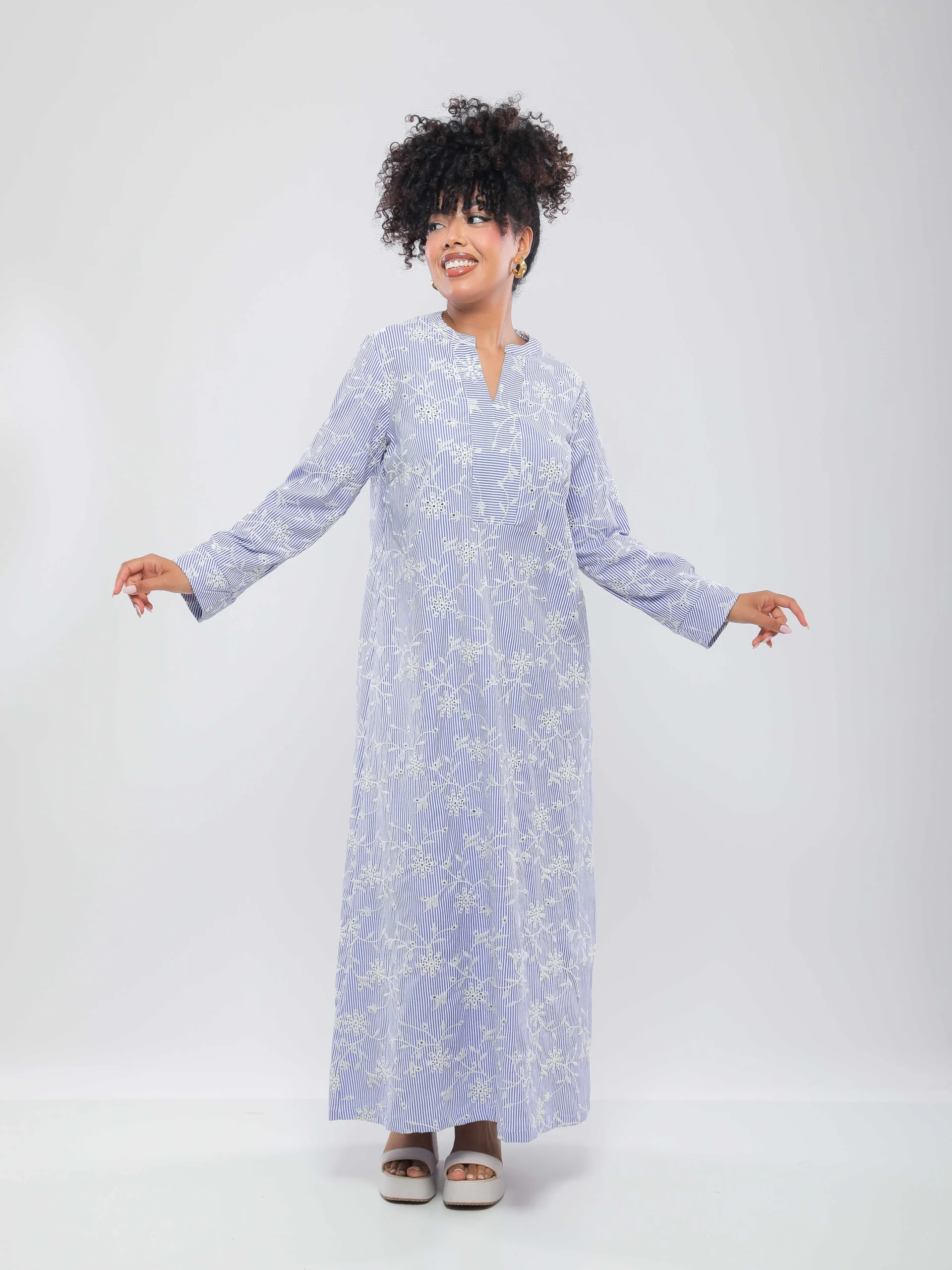 ROBE LONGUE FLUIDE À MANCHES LONGUES