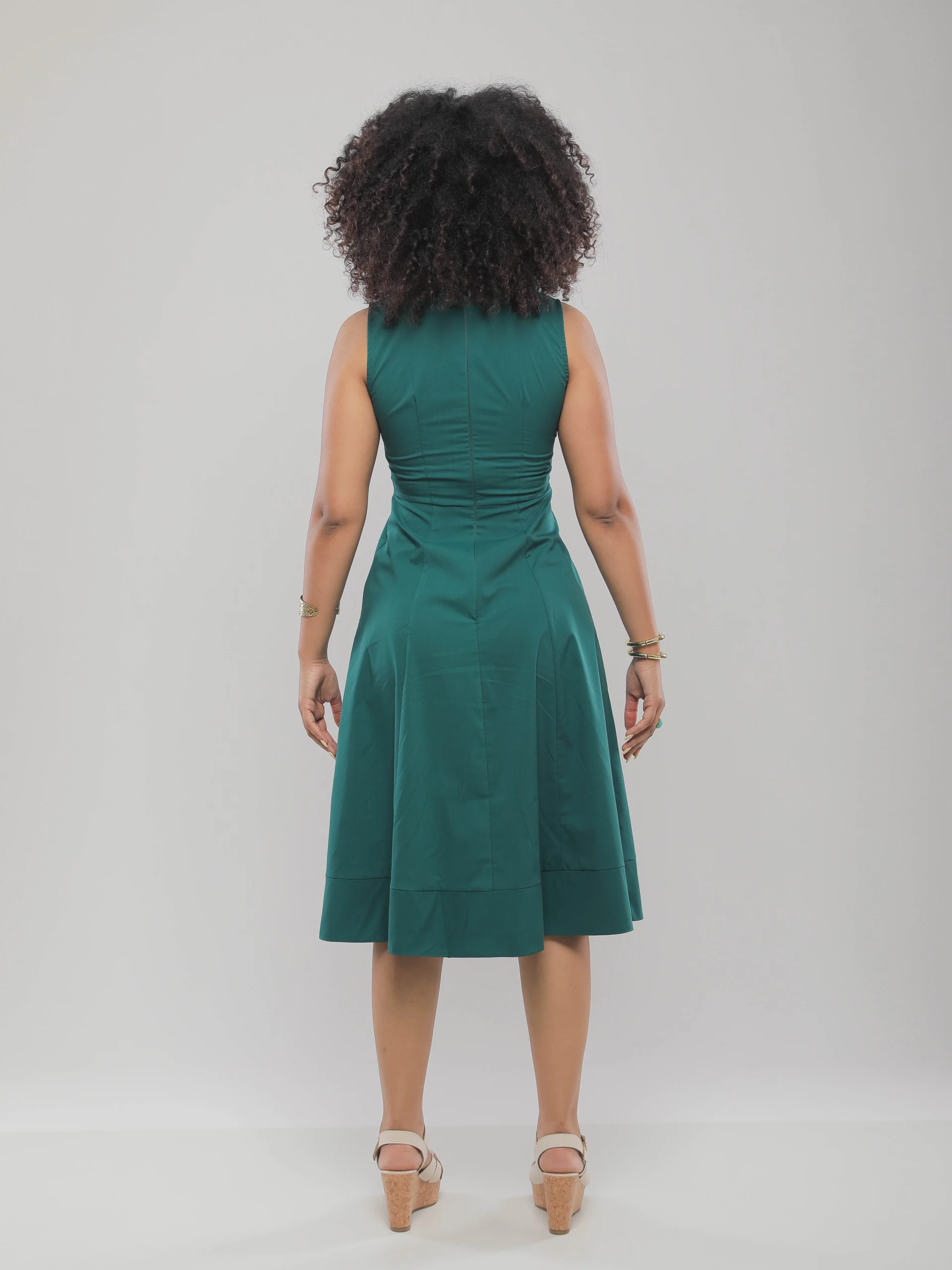 ROBE MI-LONGUE ÉVASÉE DÉCOLLETÉ EN V
