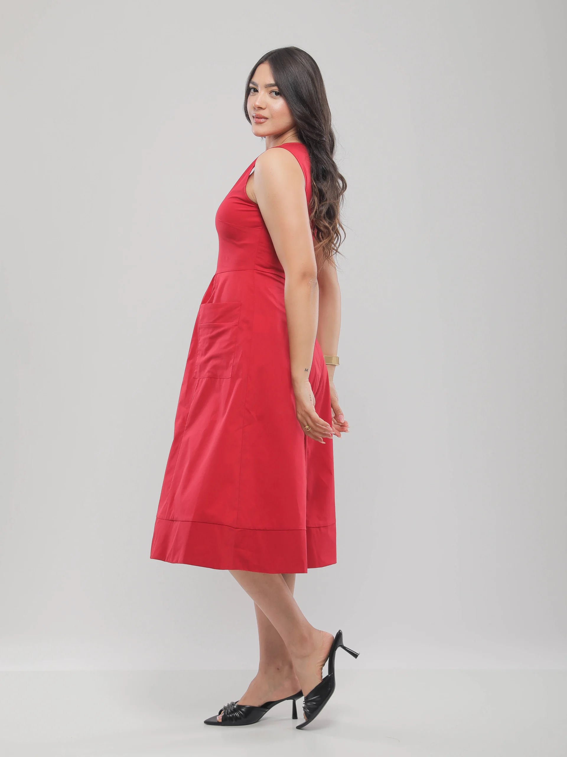 ROBE MI-LONGUE ÉVASÉE DÉCOLLETÉ EN V