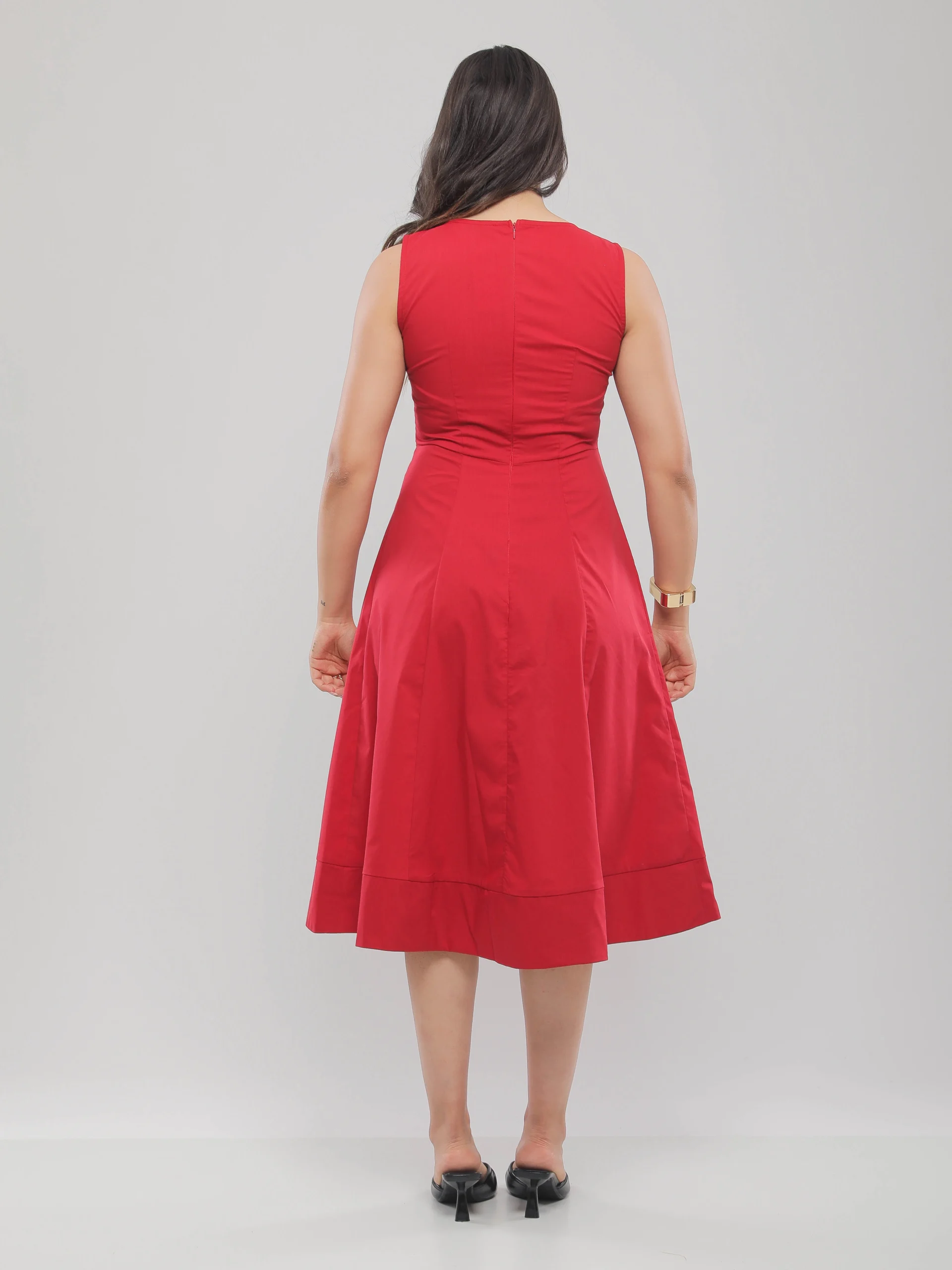 ROBE MI-LONGUE ÉVASÉE DÉCOLLETÉ EN V