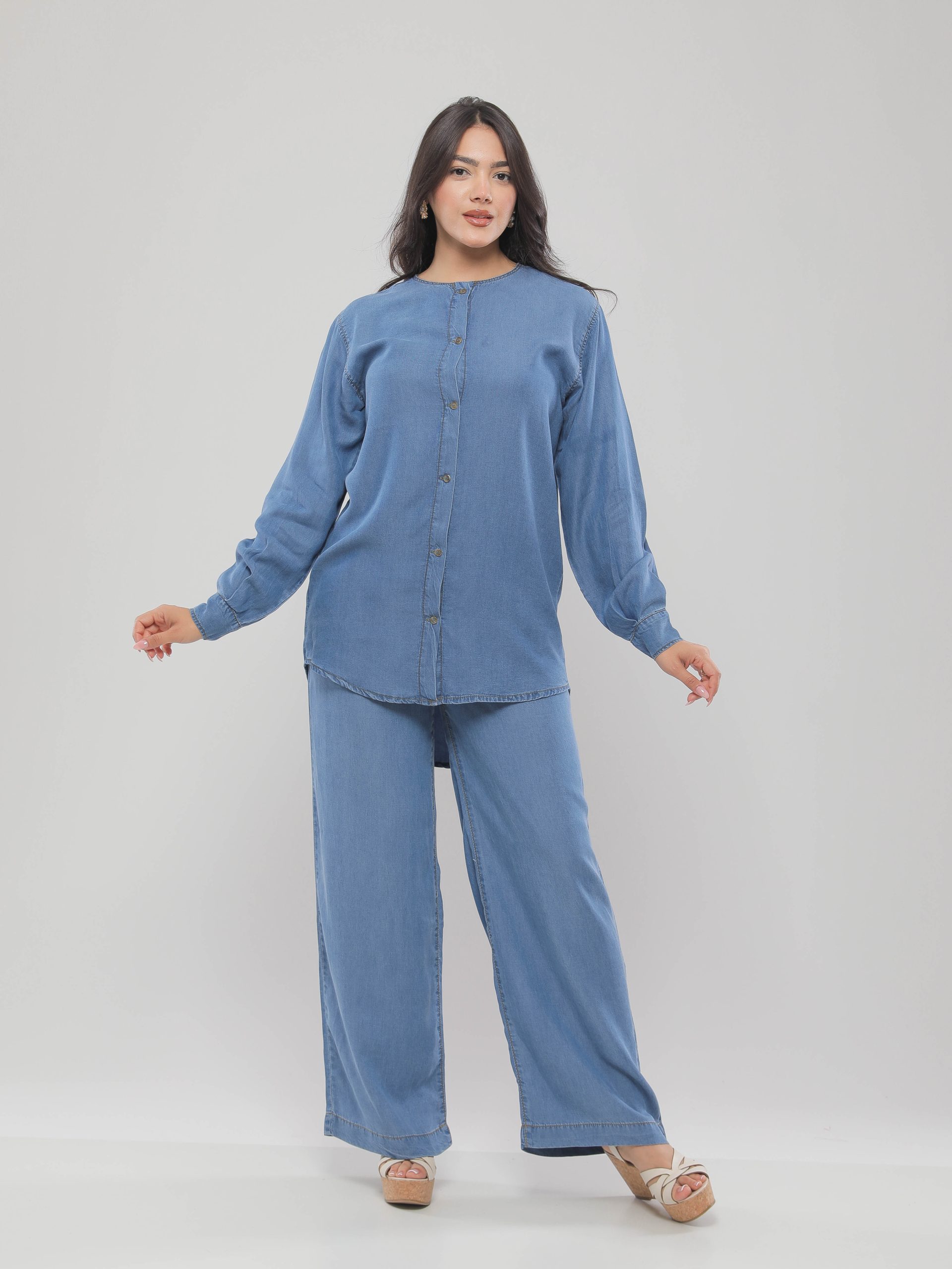 CHEMISE FLUIDE À COL ROND ET MANCHES LONGUE
