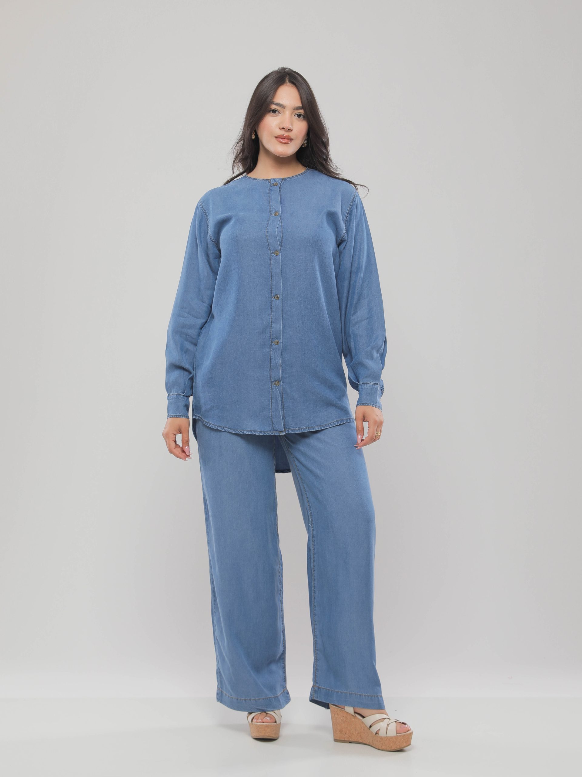 CHEMISE FLUIDE À COL ROND ET MANCHES LONGUE