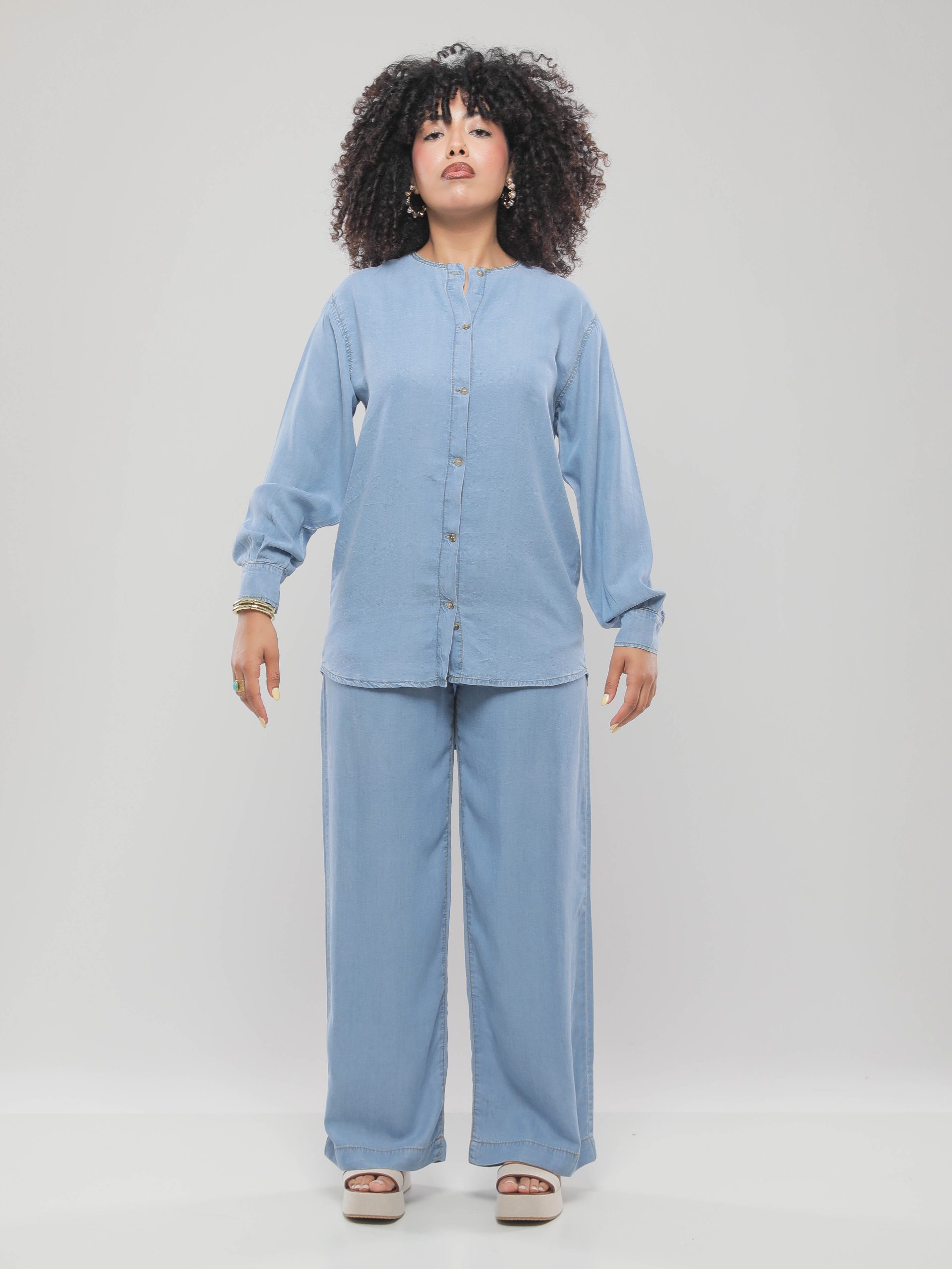 CHEMISE FLUIDE À COL ROND ET MANCHES LONGUE