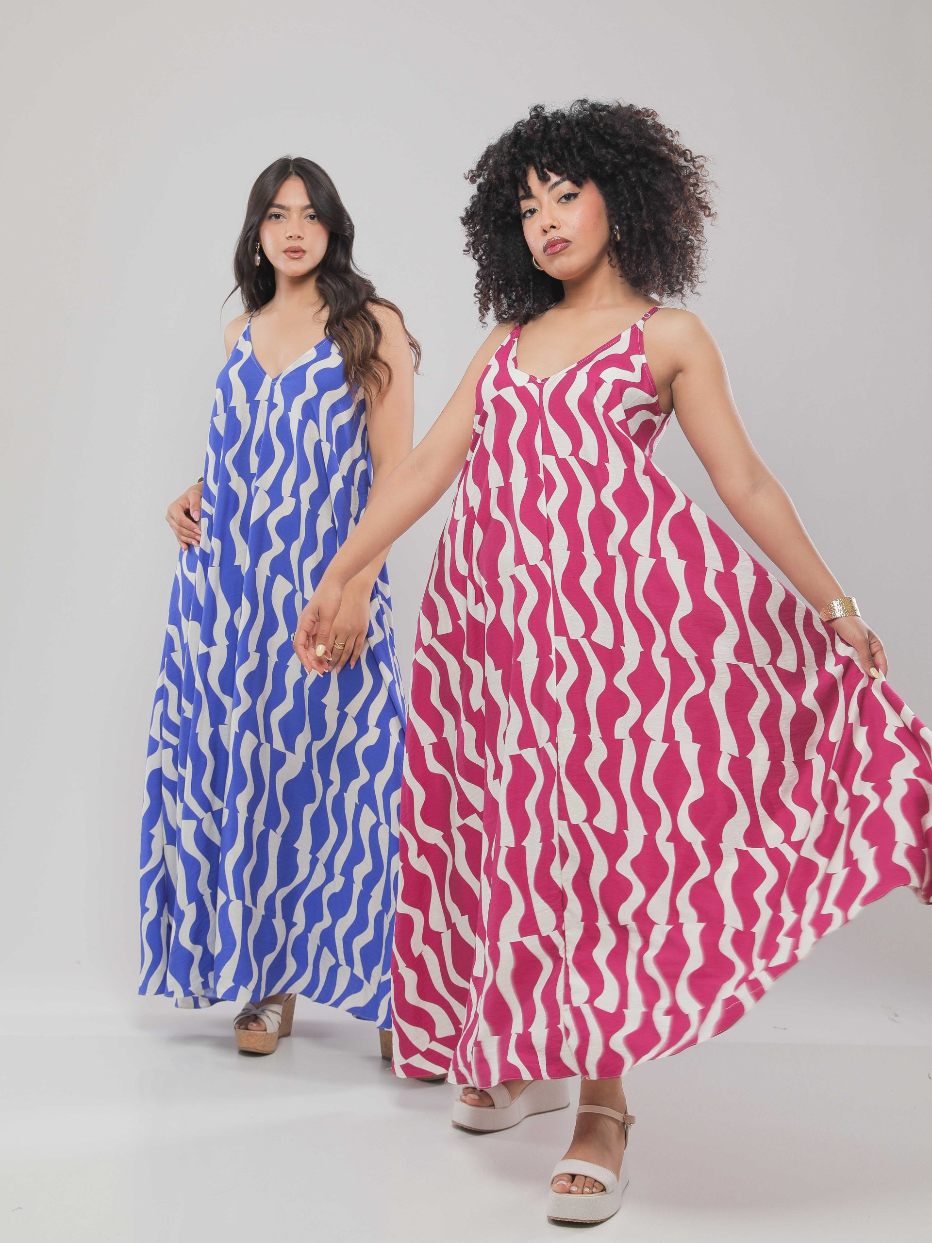 ROBE LONGUE FLUIDE À IMPRIMÉ GRAPHIQUE