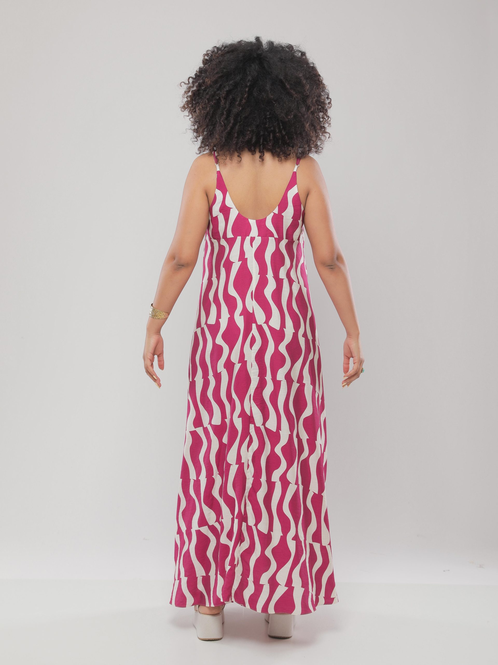 ROBE LONGUE FLUIDE À IMPRIMÉ GRAPHIQUE